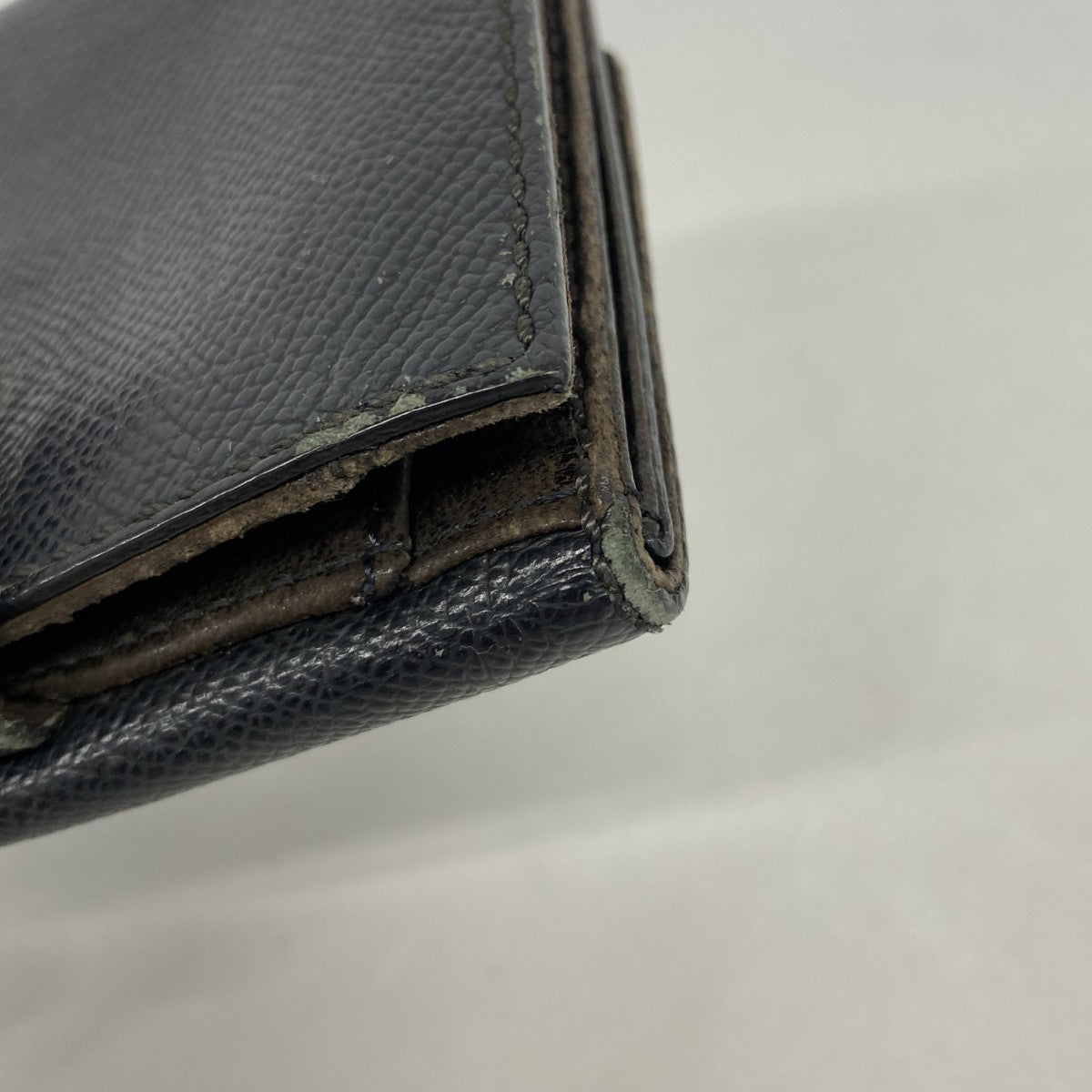 【6gd4130-k】シャネル 財布 キャビアスキン ブラック ゴールド金具【中古】レディース