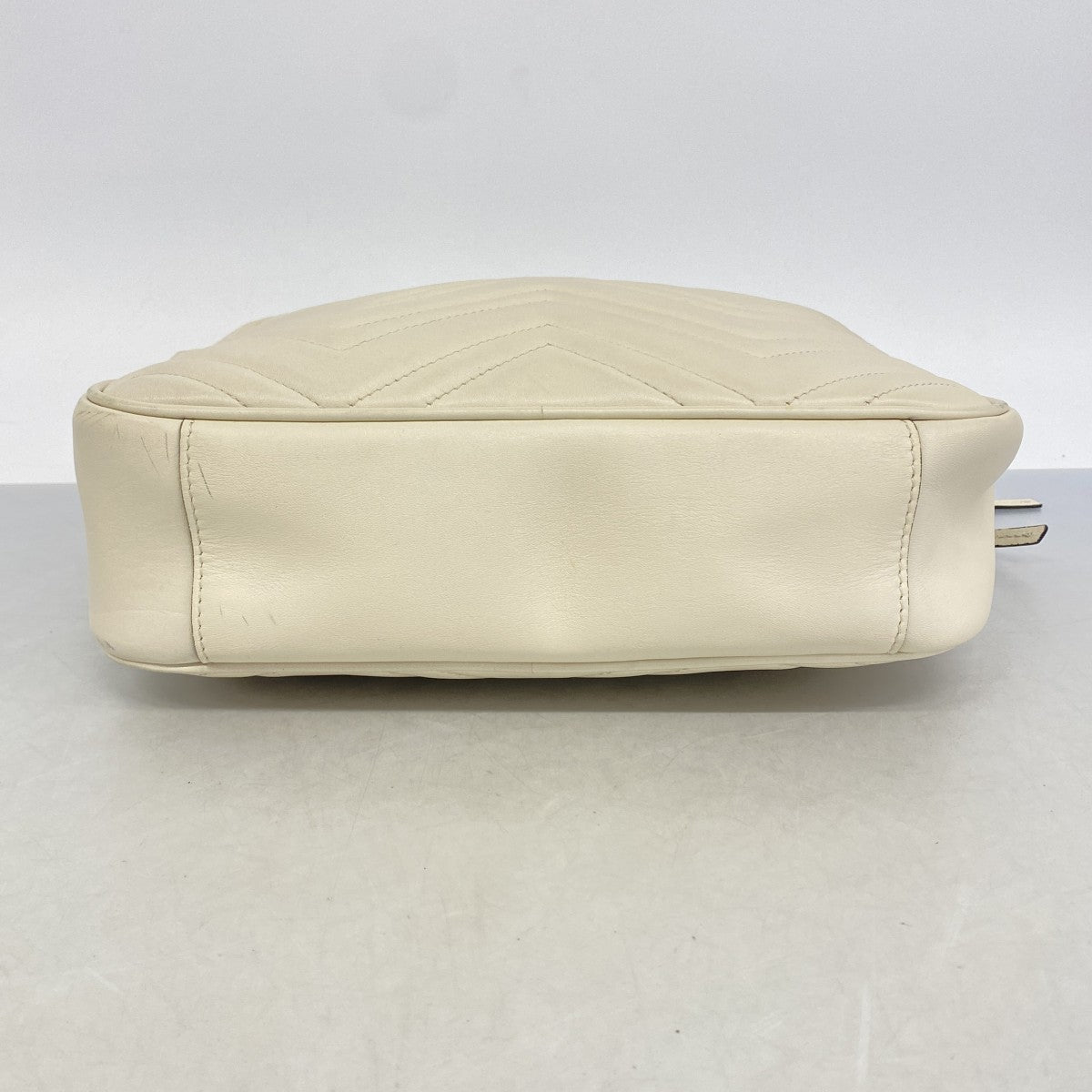 【6gd4132-k】グッチ ショルダーバッグ GGマーモント 443499 レザー ホワイト ゴールド金具【中古】レディース