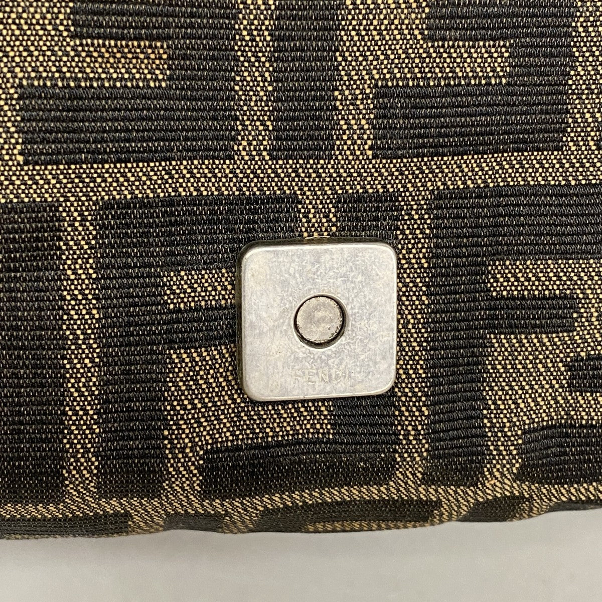 【6gd4310】フェンディ ハンドバッグ ズッカ マンマバケット ナイロンキャンバス ブラウン シルバー金具【中古】レディース