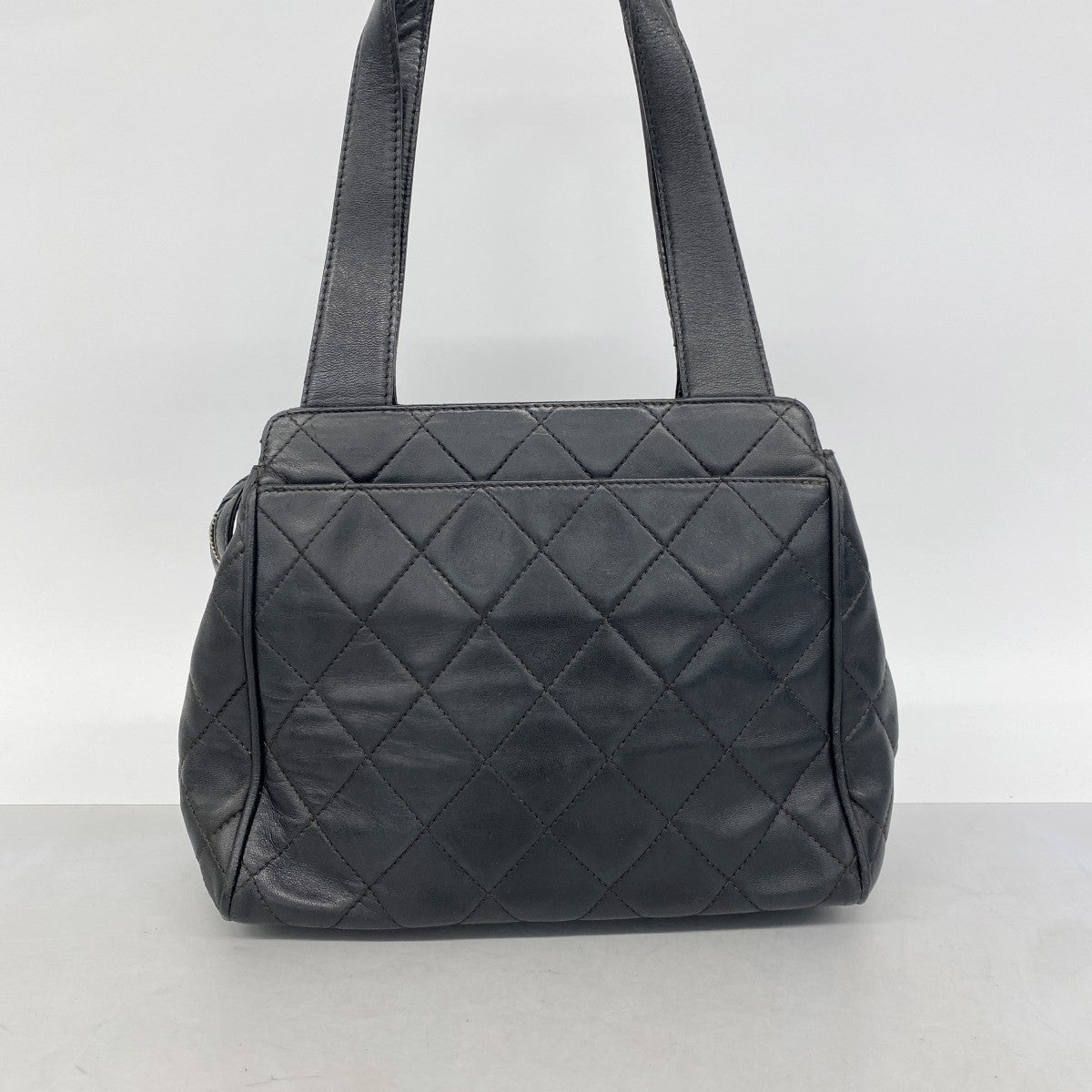 【6gd4320-k】シャネル ハンドバッグ マトラッセ ラムスキン ブラック ゴールド金具【中古】レディース