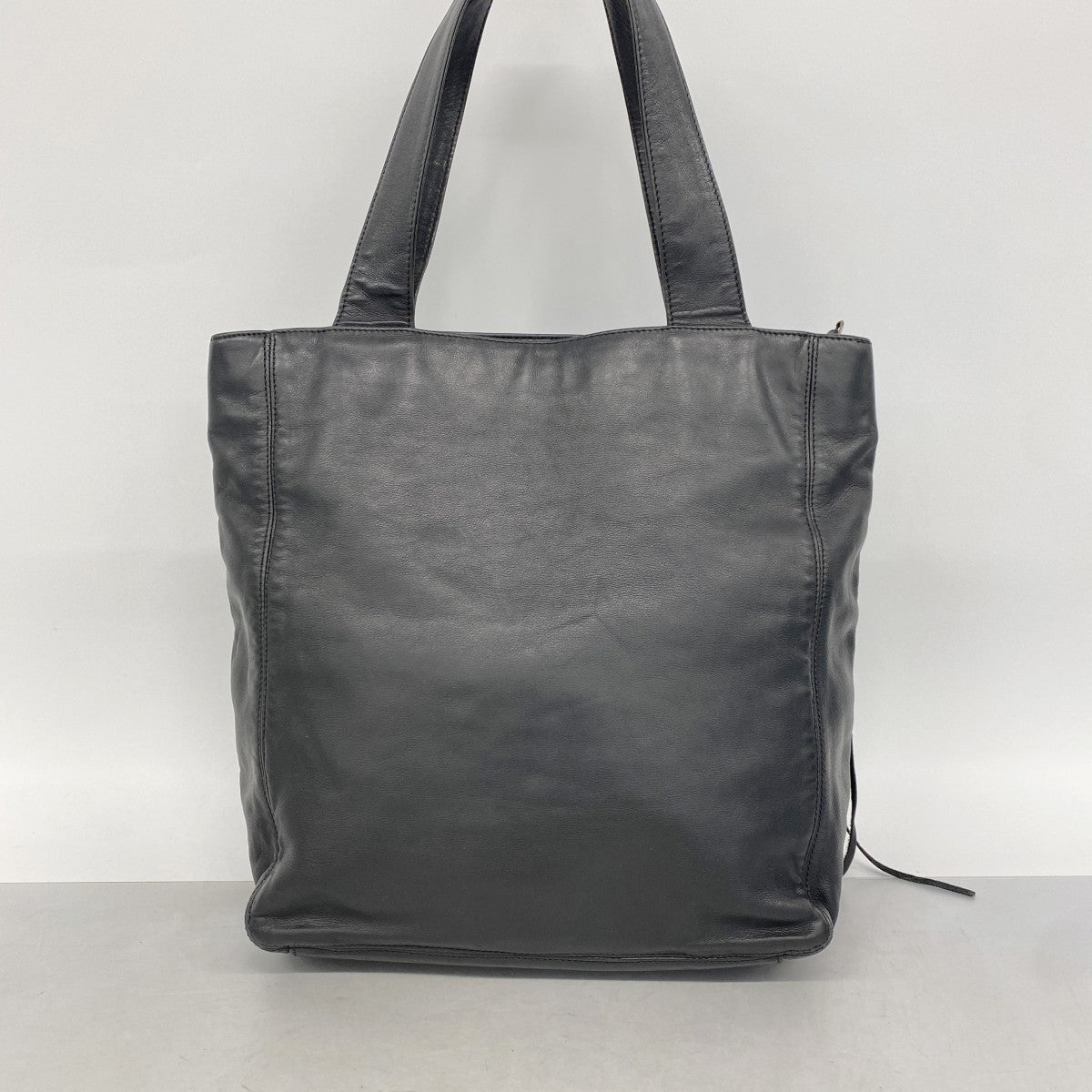 【6gd4321-k】シャネル トートバッグ ラムスキン ブラック ゴールド金具【中古】レディース