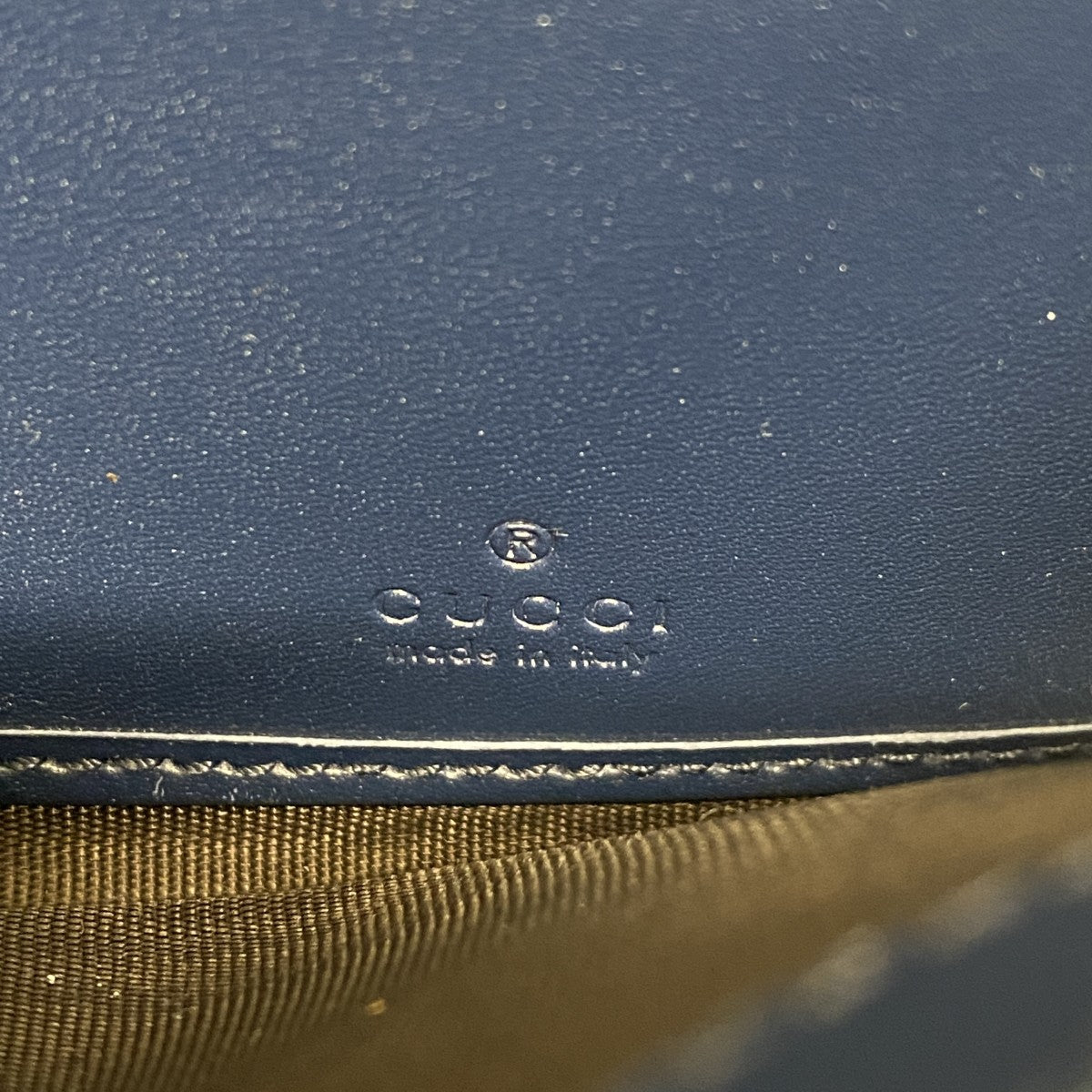 【6gd4328-k】グッチ 長財布 グッチシマ 410100 レザー ネイビー ゴールド金具【中古】レディース
