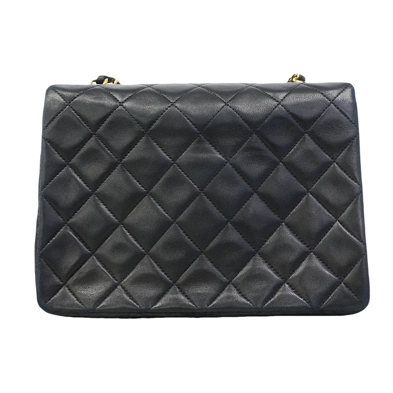 【6gd4344】シャネル ショルダーバッグ マトラッセ チェーンショルダー ラムスキン ブラック ゴールド金具【中古】レディース