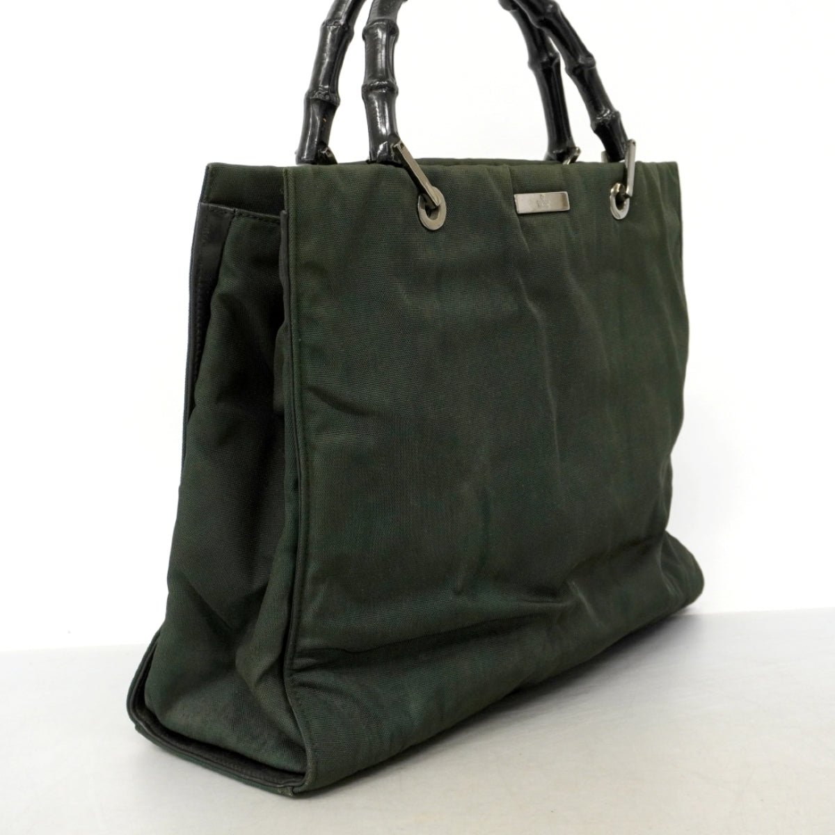 【6gd4348-k】グッチ トートバッグ バンブー 002 1010 ナイロン カーキ シルバー金具【中古】レディース