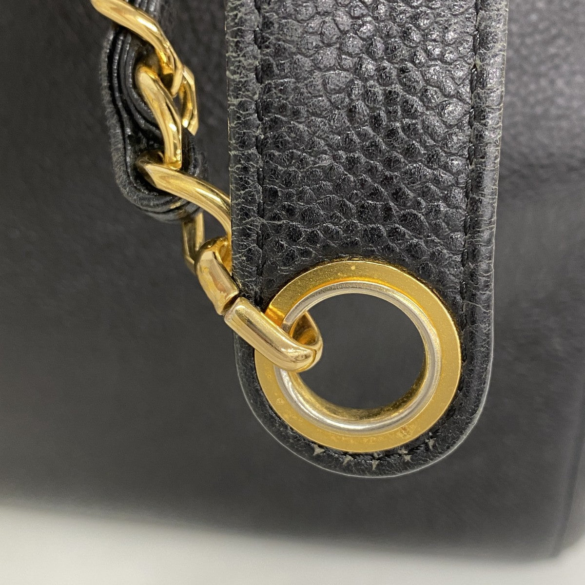 【6gd4357-k】シャネル ショルダーバッグ チェーンショルダー キャビアスキン ブラック ゴールド金具【中古】レディース