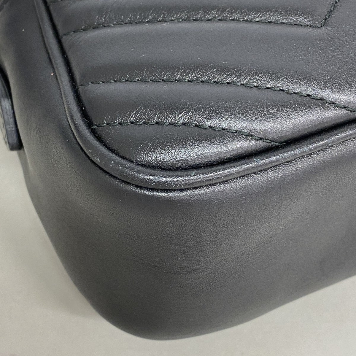 【6gd4358-k】グッチ ショルダーバッグ GGマーモント 447632 レザー ブラック ゴールド金具【中古】レディース