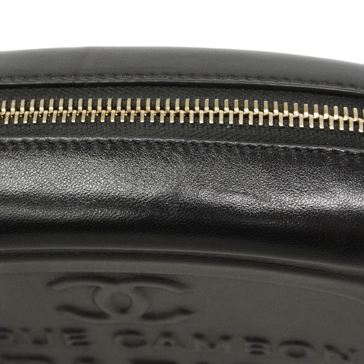 【6gd4383】シャネル ショルダーバッグ チェーンショルダー カメラバッグ ラムスキン ブラック ゴールド金具【中古】レディース