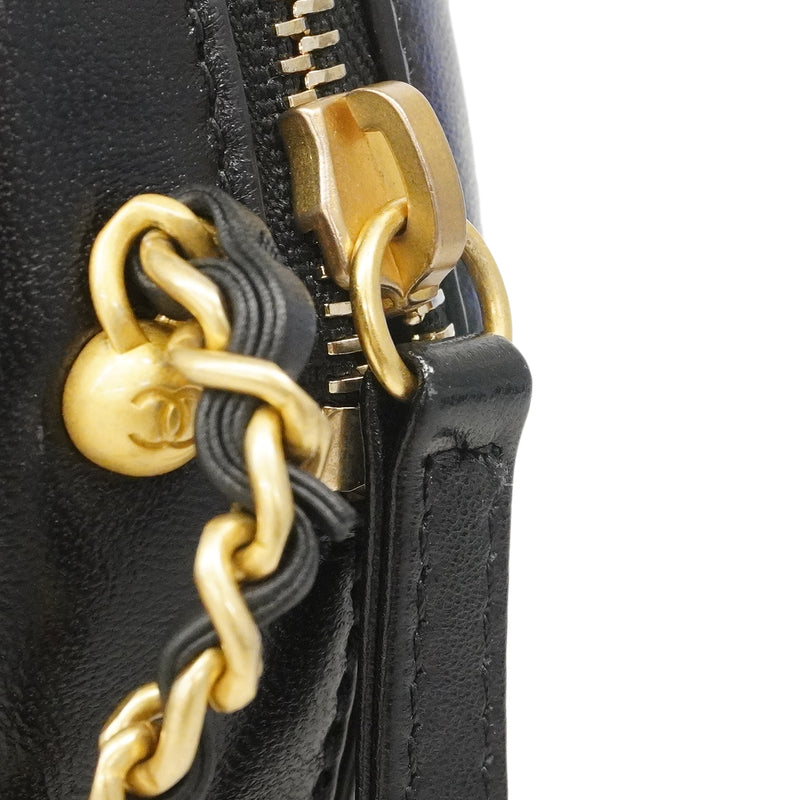 【6gd4383】シャネル ショルダーバッグ チェーンショルダー カメラバッグ ラムスキン ブラック ゴールド金具【中古】レディース