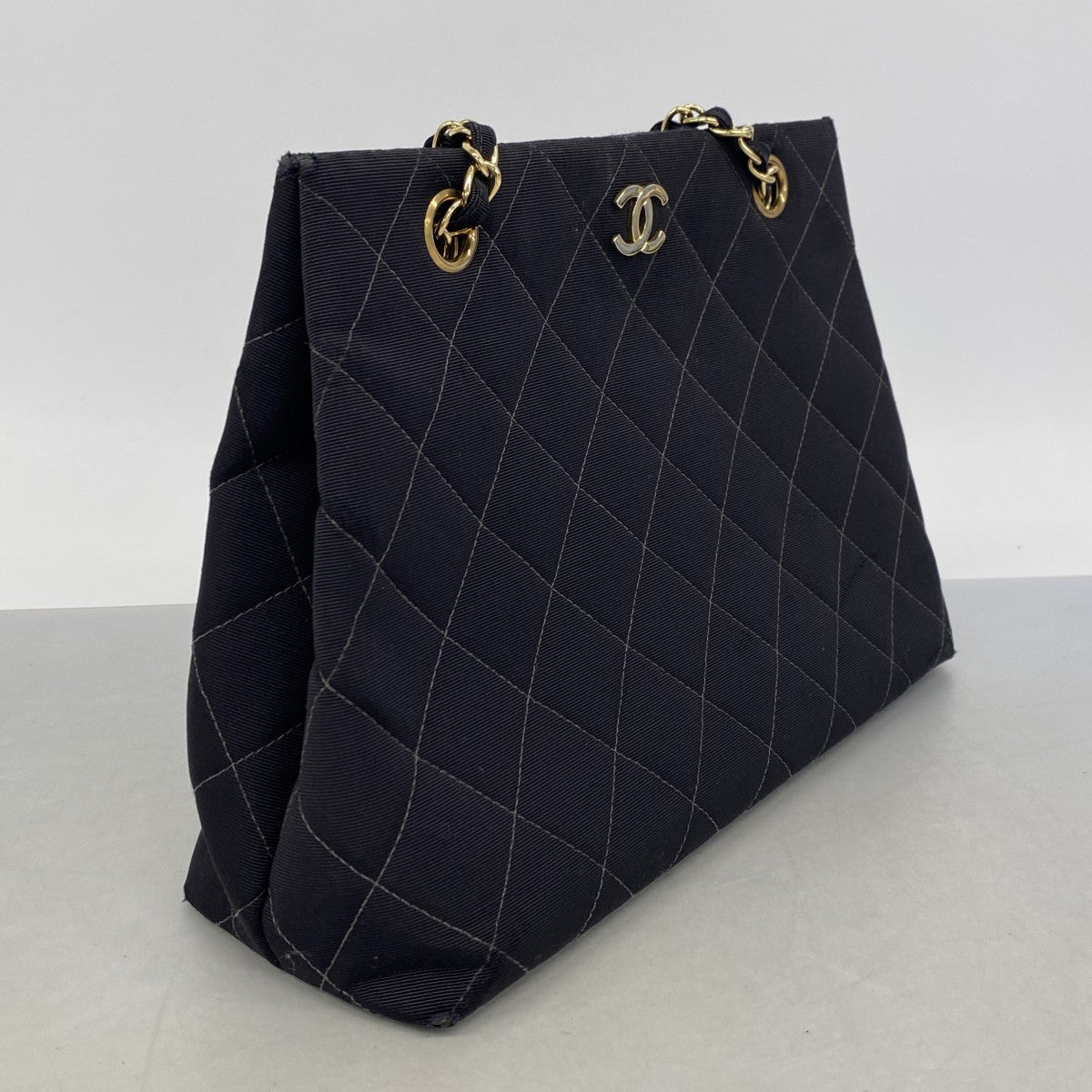 【6gd4384-k】シャネル ショルダーバッグ マトラッセ チェーンショルダー コットン ブラック ゴールド金具【中古】レディース