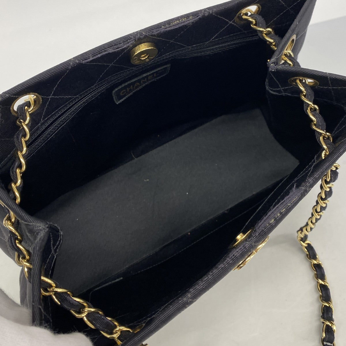 【6gd4384-k】シャネル ショルダーバッグ マトラッセ チェーンショルダー コットン ブラック ゴールド金具【中古】レディース