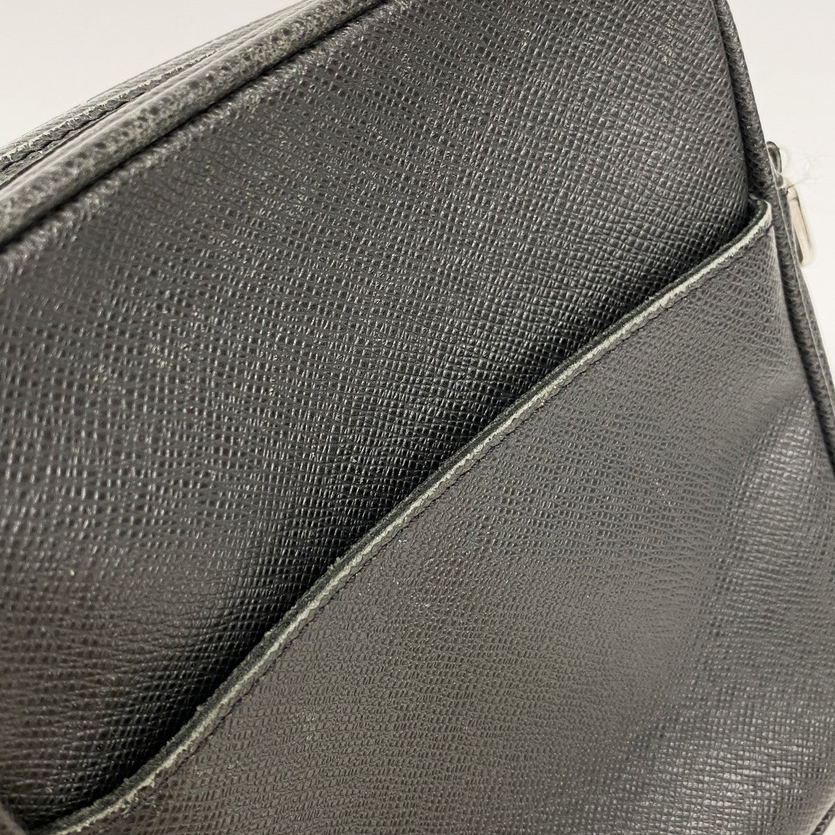 【6gd4426-k】ルイヴィトン ショルダーバッグ タイガ ディミトリ M32462 アルドワーズ【中古】メンズ