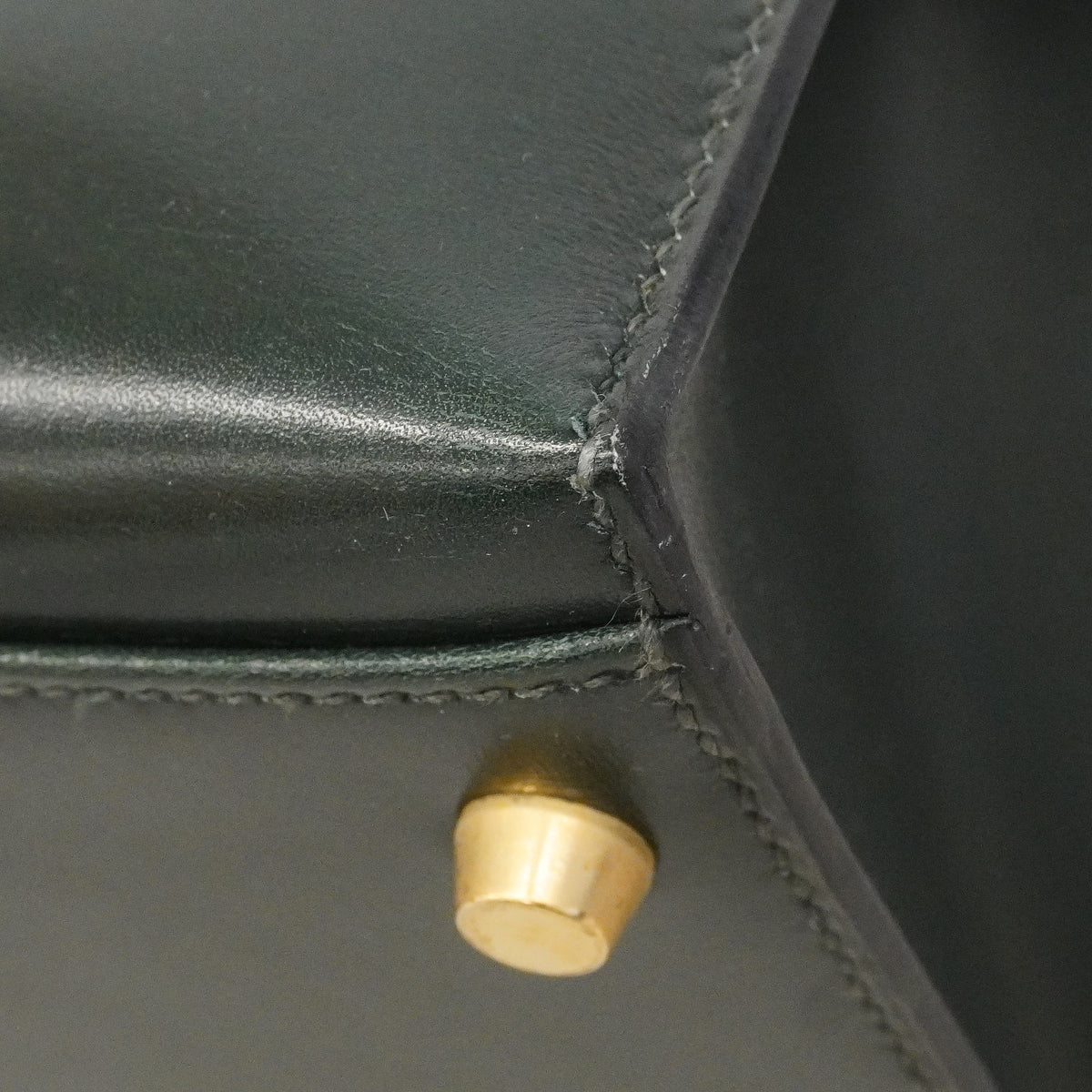 【6gd4449】エルメス ハンドバッグ ケリー32 ボックスカーフ ヴェール ゴールド金具 □D刻印 2wayバッグ【中古】レディース