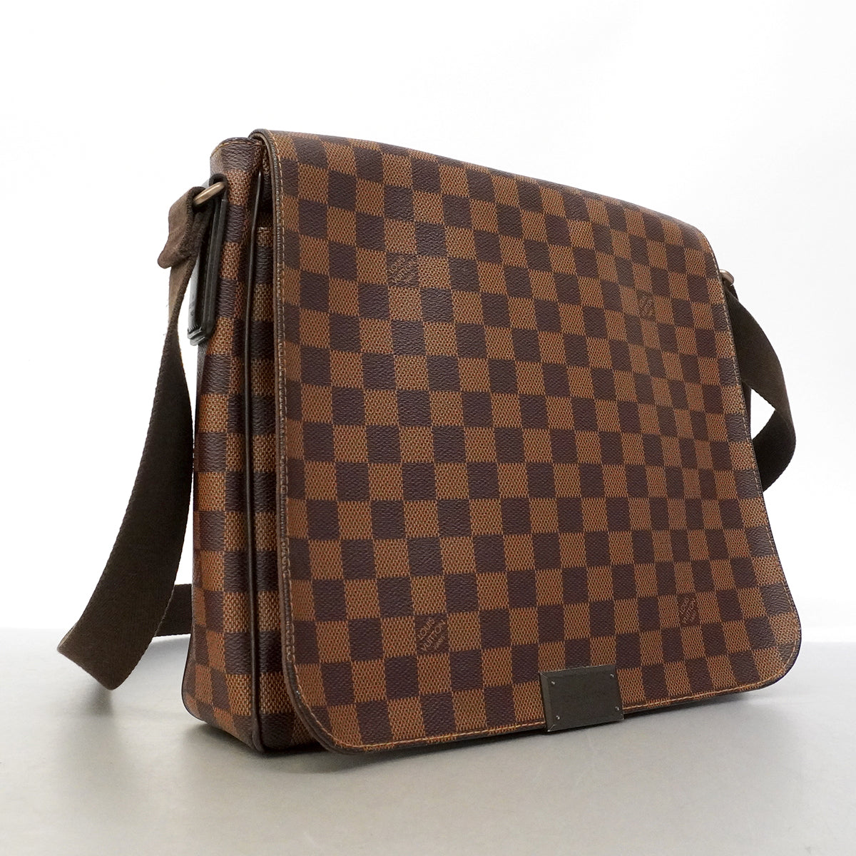 【6gd4462-k】ルイヴィトン ショルダーバッグ ダミエ ディストリクトMM N41212 エベヌ【中古】メンズ
