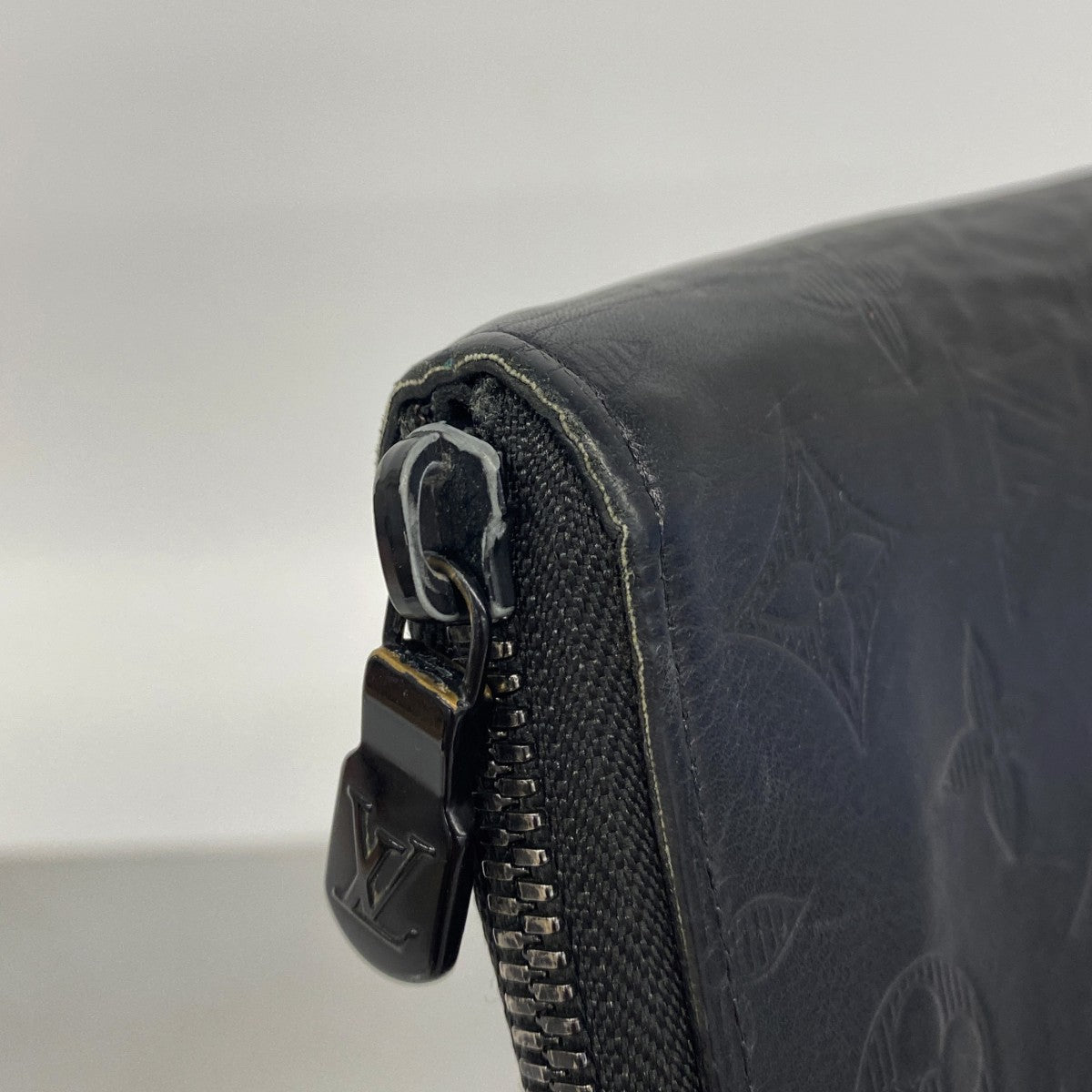 【6gd4468-k】ルイヴィトン 長財布 モノグラム・シャドウ ジッピーウォレットヴェルティカル M62902 ノワール【中古】メンズ
