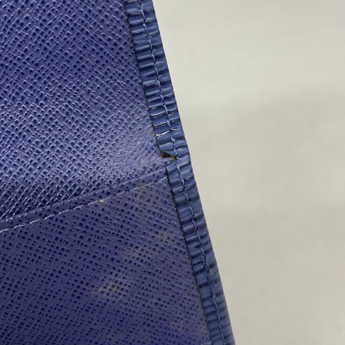 【6gd4472-k】ルイヴィトン キーケース エピ ミュルティクレ4 M6382G ミルティーユ【中古】メンズ レディース ユニセックス