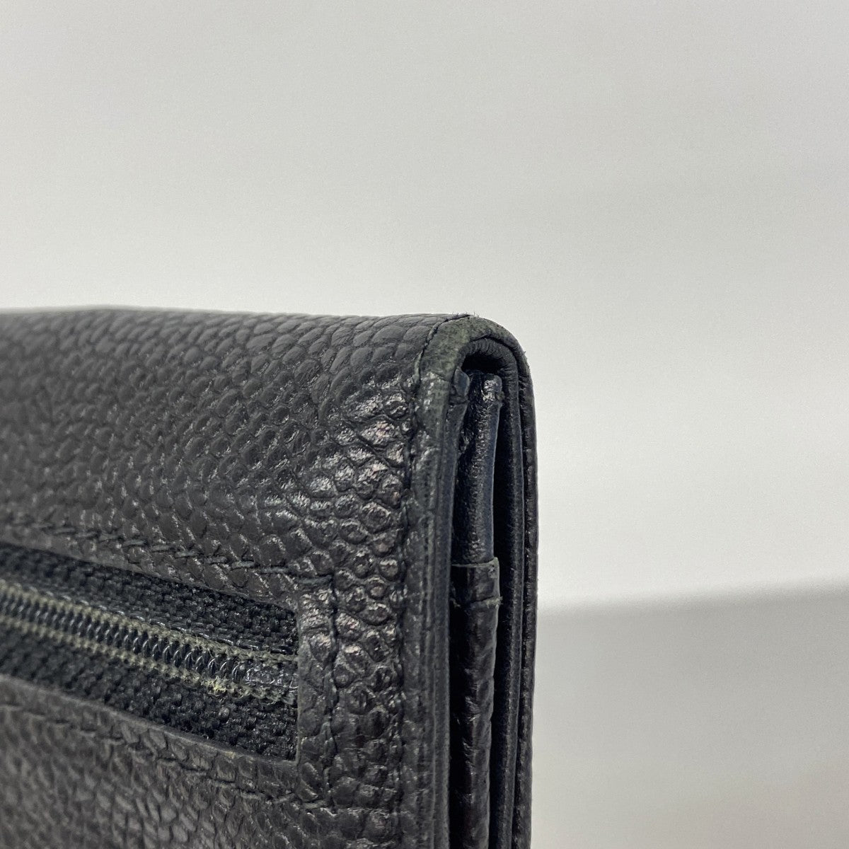 【6gd4554-k】シャネル 財布 キャビアスキン ブラック ゴールド金具【中古】レディース