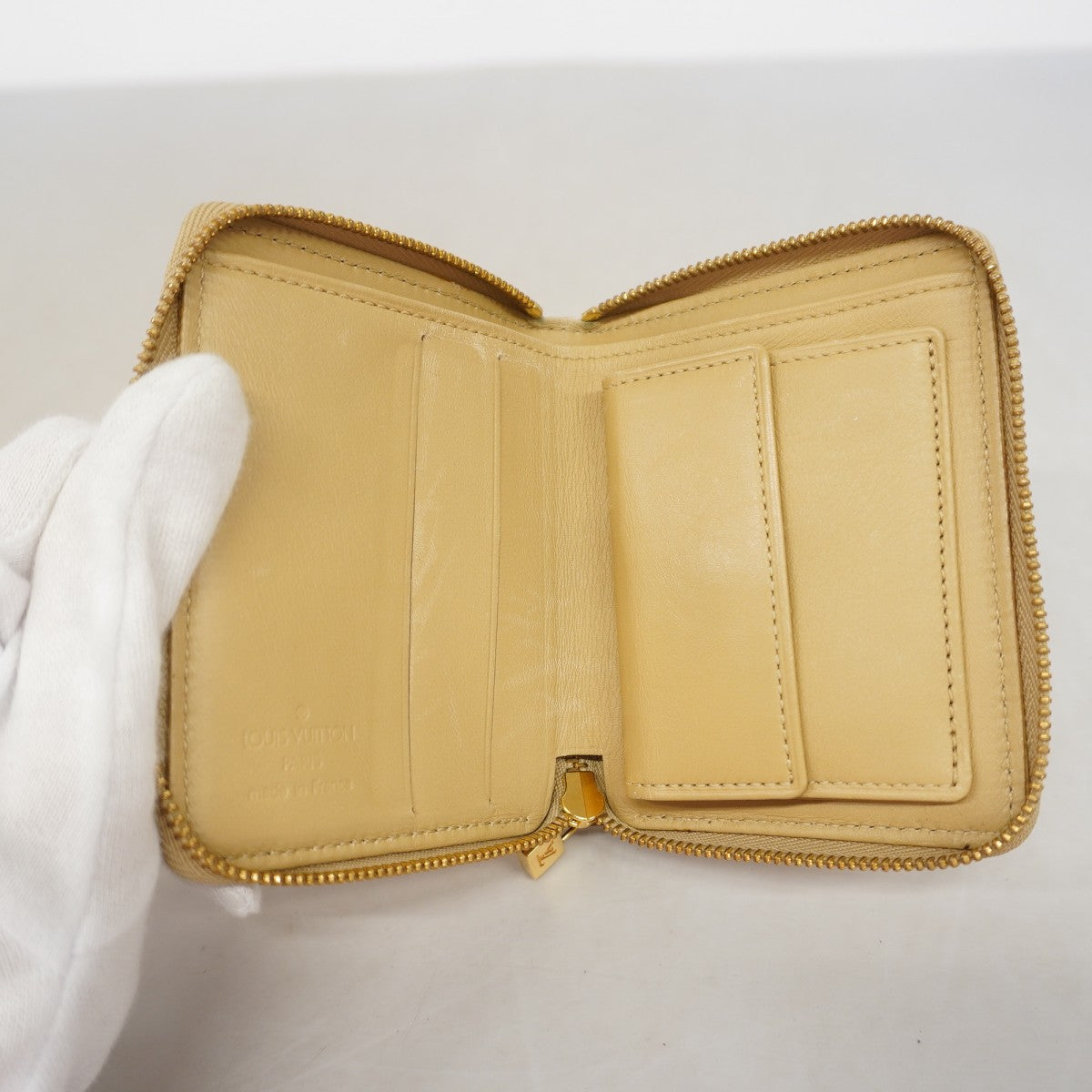 【6gd4656-k】ルイヴィトン 財布 ヴェルニ ブルーム M91015 ベージュ【中古】レディース