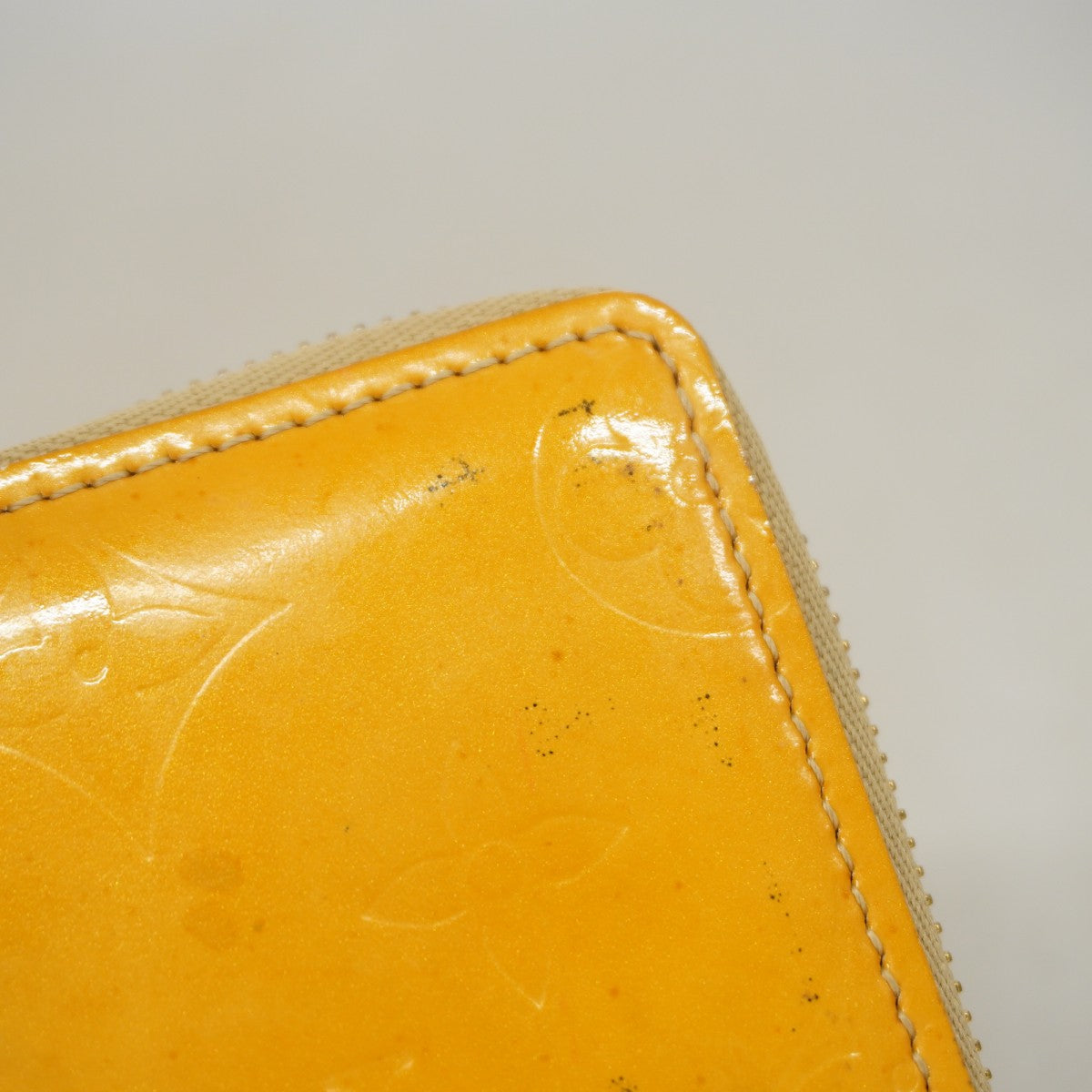【6gd4656-k】ルイヴィトン 財布 ヴェルニ ブルーム M91015 ベージュ【中古】レディース