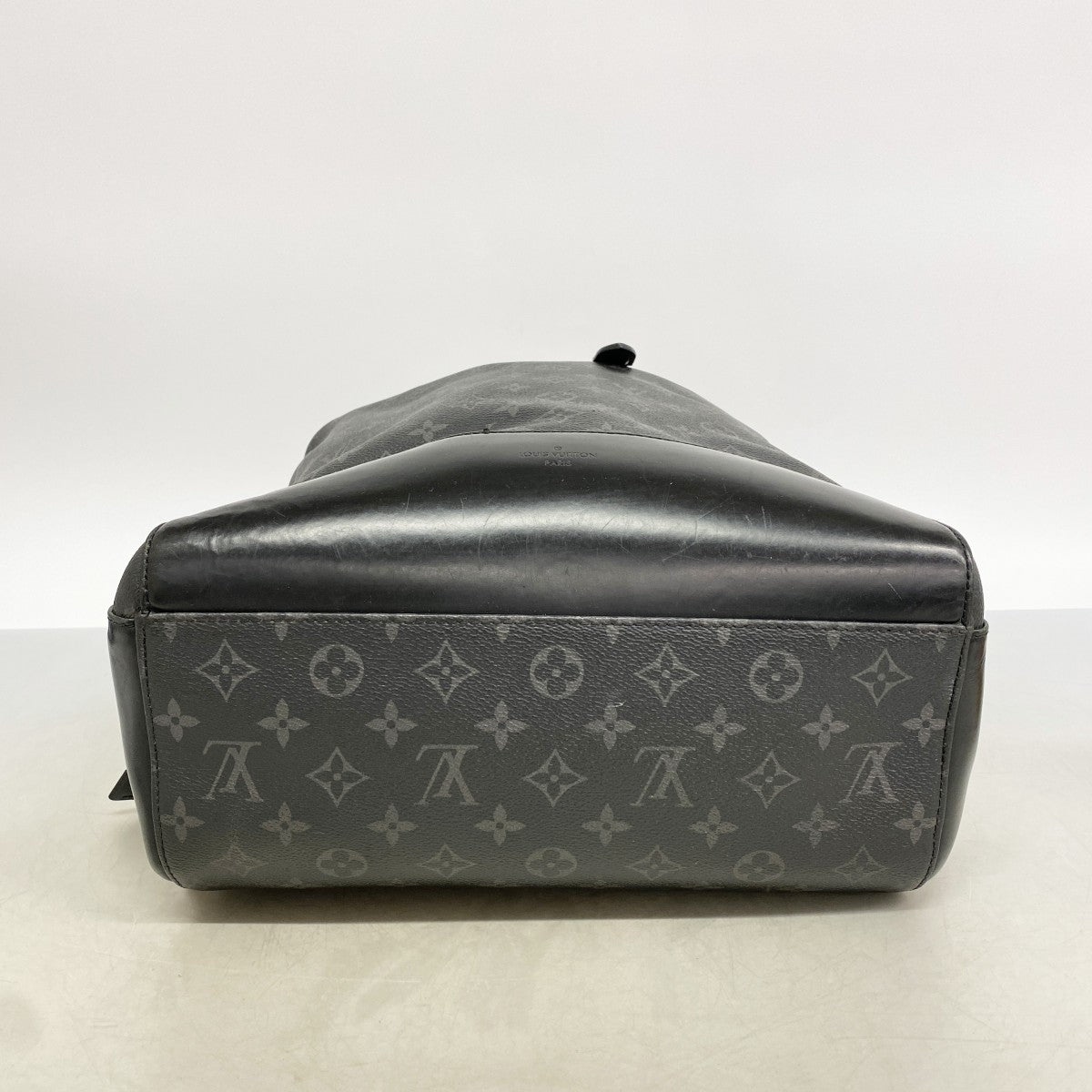 【6gd4675】ルイヴィトン リュック・デイパック モノグラム・エクリプス エクスプローラー M40527 ブラック【中古】メンズ