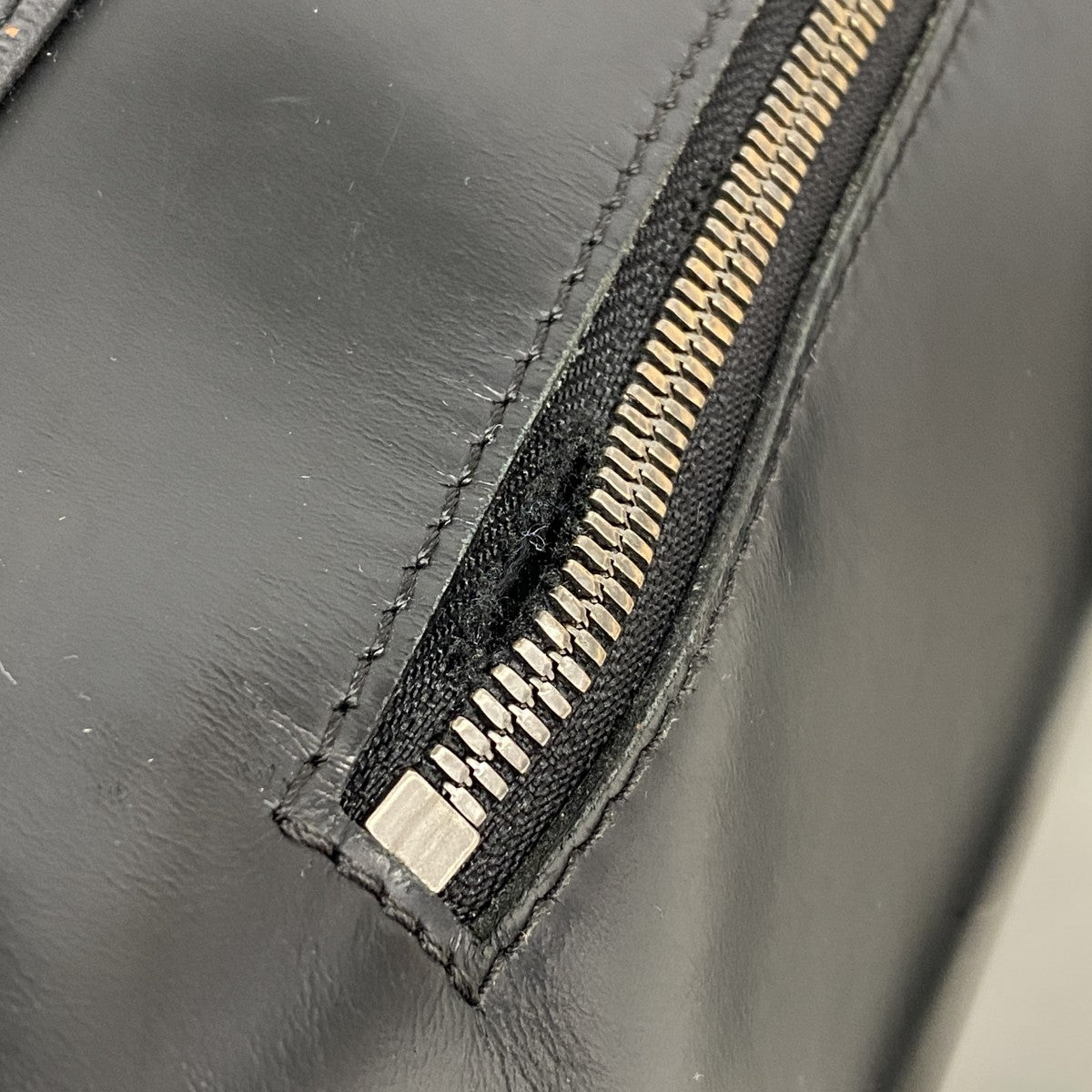 【6gd4675】ルイヴィトン リュック・デイパック モノグラム・エクリプス エクスプローラー M40527 ブラック【中古】メンズ