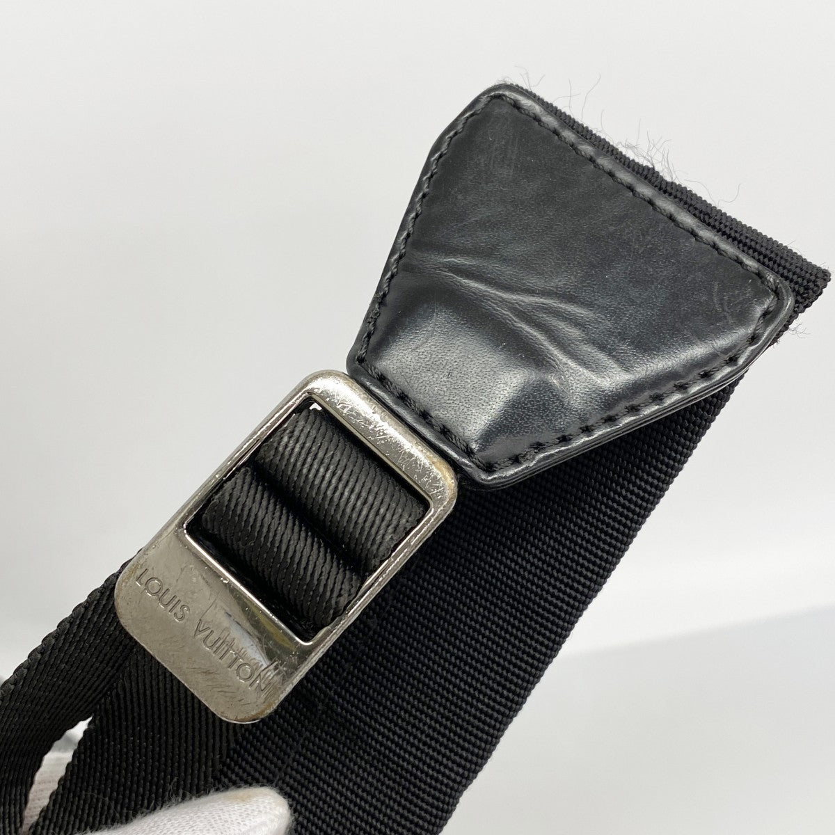 【6gd4675】ルイヴィトン リュック・デイパック モノグラム・エクリプス エクスプローラー M40527 ブラック【中古】メンズ