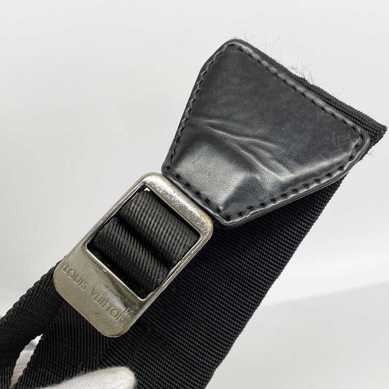 【6gd4675】ルイヴィトン リュック・デイパック モノグラム・エクリプス エクスプローラー M40527 ブラック【中古】メンズ