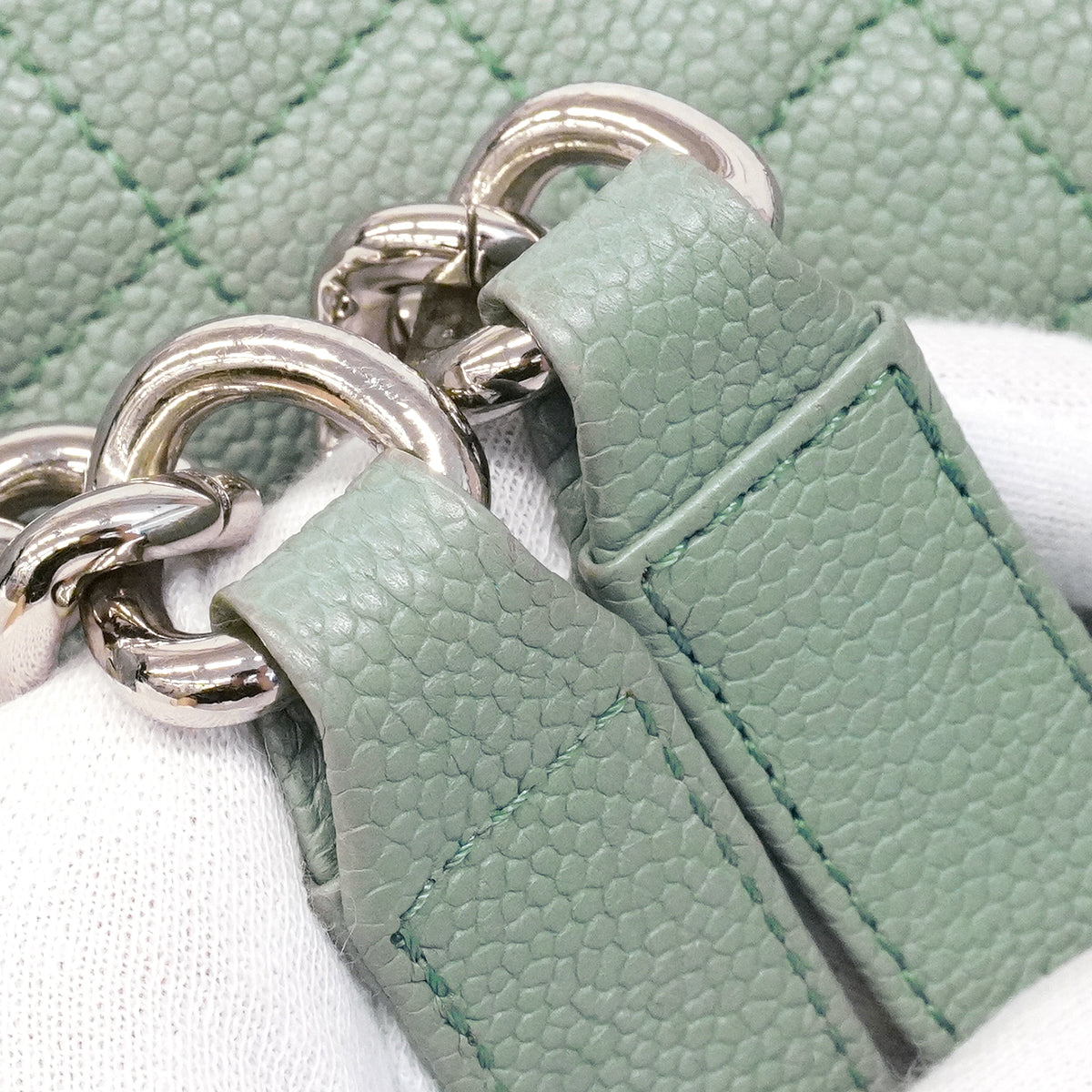 【6gd4711】シャネル ショルダーバッグ ボーイシャネル チェーンショルダー キャビアスキン ブルー シルバー金具【中古】レディース