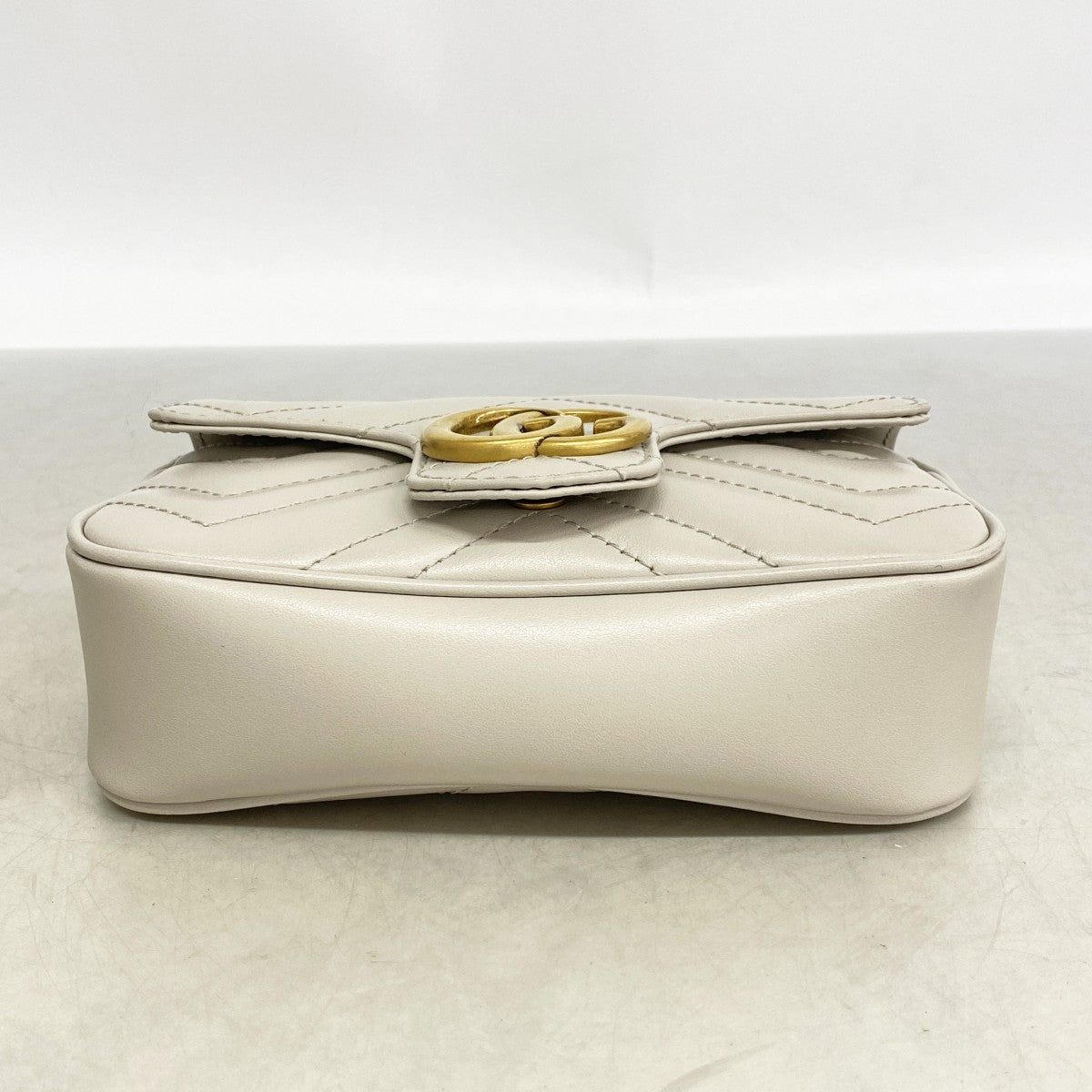 【6gd4713-k】グッチ ショルダーバッグ GGマーモント 476433 レザー グレー ゴールド金具【中古】レディース