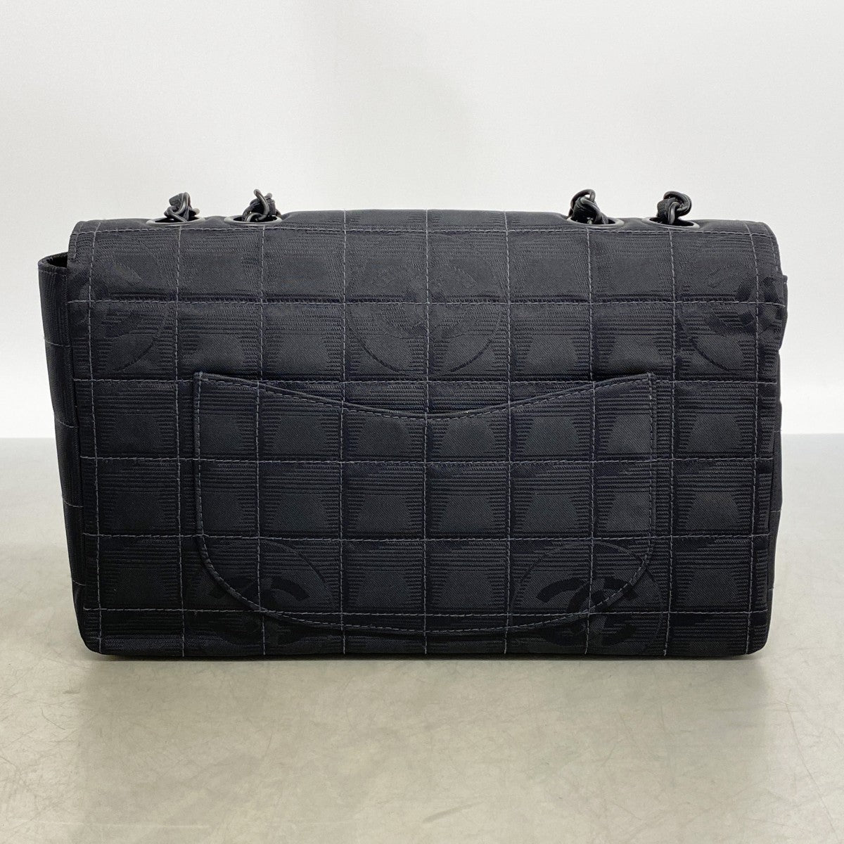 【6gd4715-k】シャネル ショルダーバッグ ニュートラベル ナイロン ブラック シルバー金具【中古】レディース
