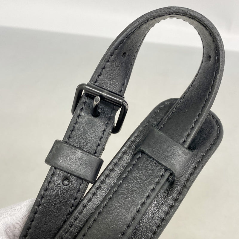 【6gd4721-k】ルイヴィトン ショルダーバッグ モノグラムシャドウ ダヌーブPM M43681 ブラック【中古】メンズ
