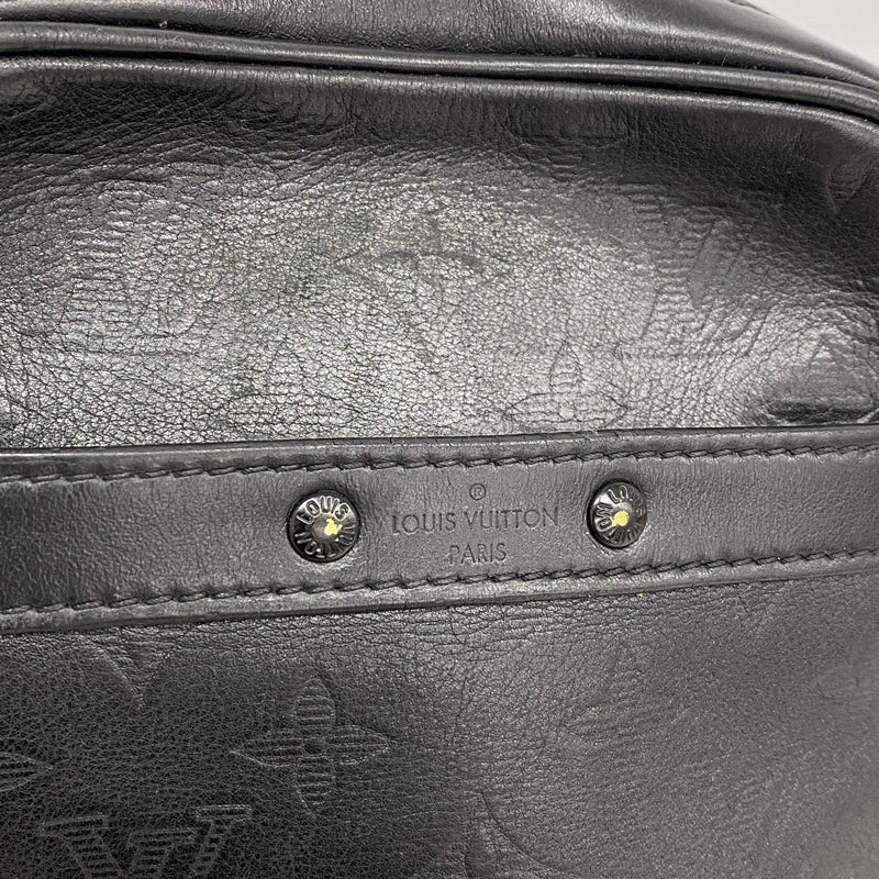 【6gd4721-k】ルイヴィトン ショルダーバッグ モノグラムシャドウ ダヌーブPM M43681 ブラック【中古】メンズ