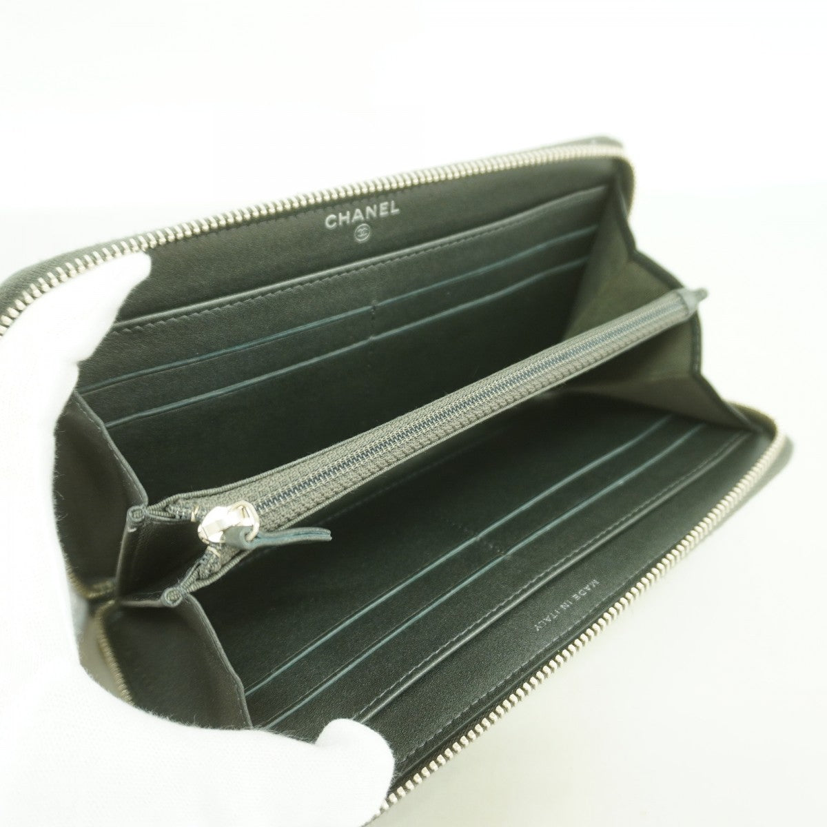 【6gd4732-k】シャネル 長財布 カメリア レザー ダークグレー シルバー金具【中古】レディース