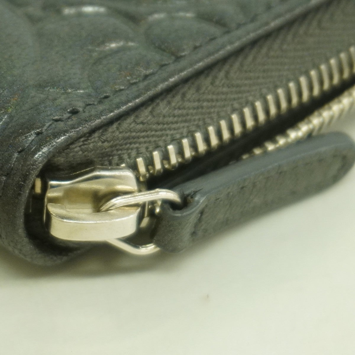 【6gd4732-k】シャネル 長財布 カメリア レザー ダークグレー シルバー金具【中古】レディース