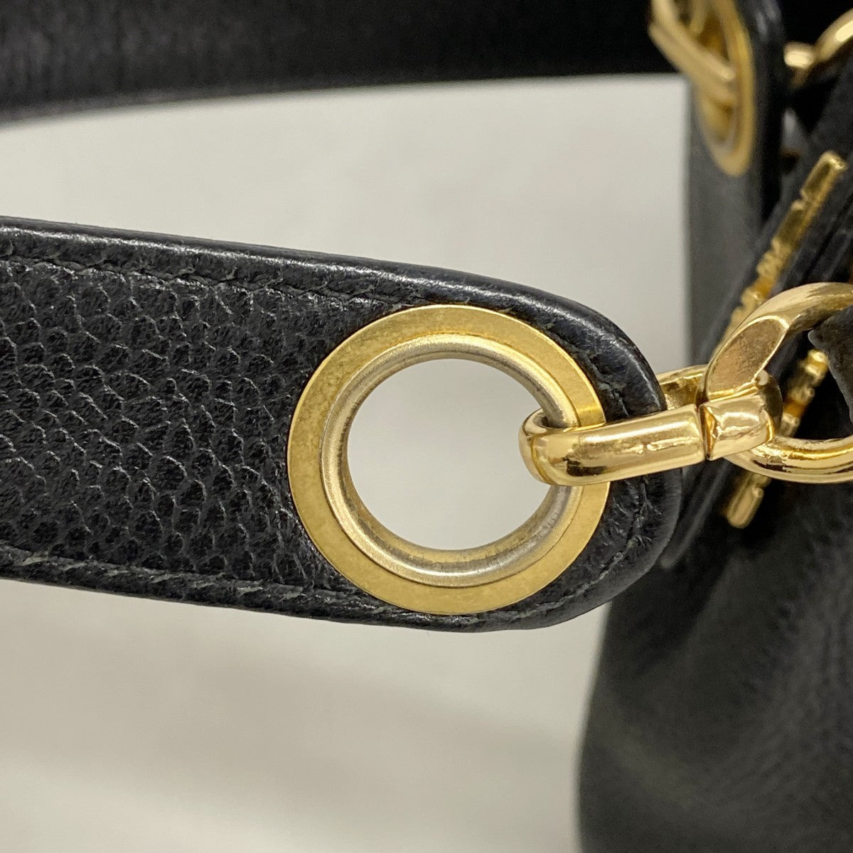 【6gd4734-k】シャネル ショルダーバッグ トリプルココ キャビアスキン ブラック ゴールド金具【中古】レディース