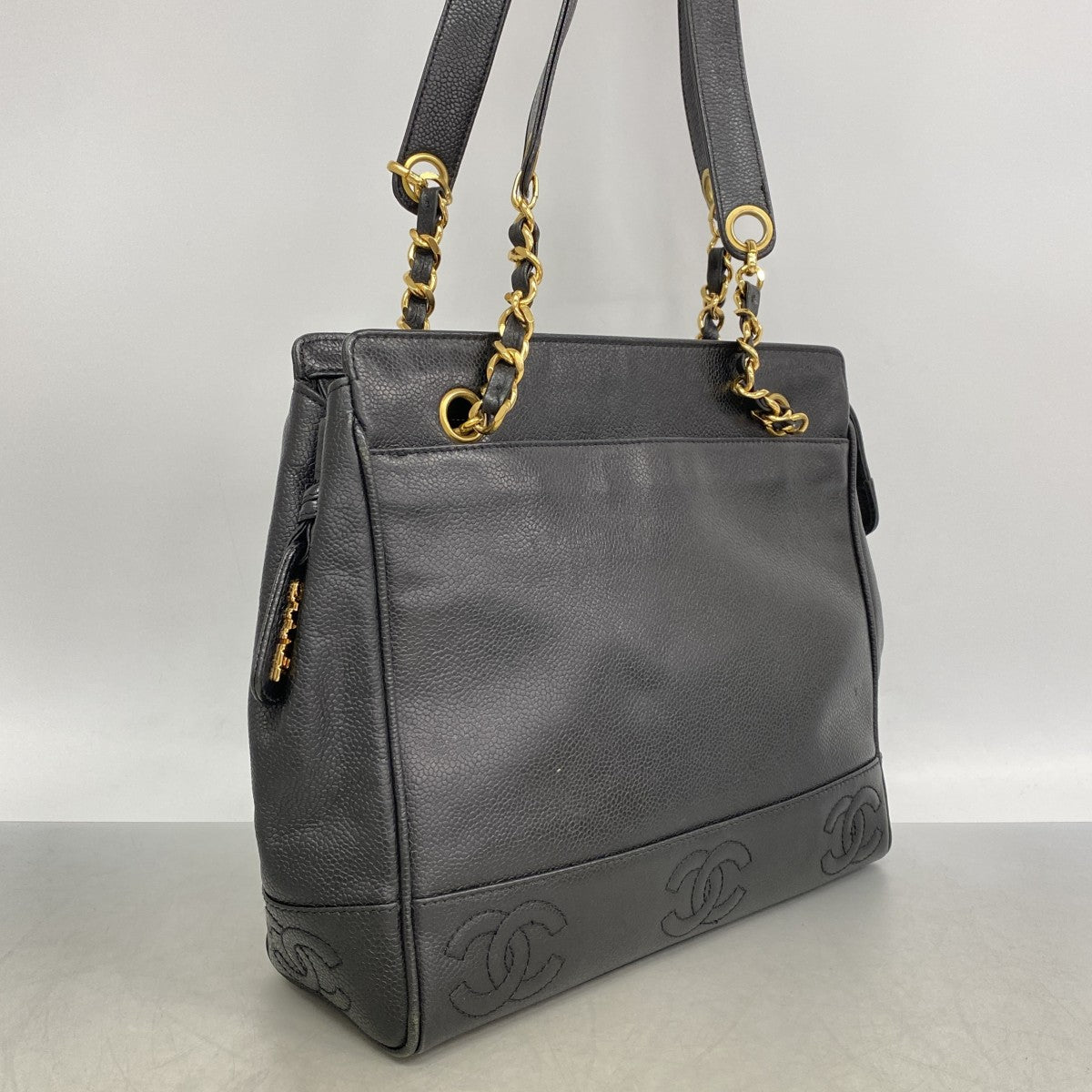 【6gd4734-k】シャネル ショルダーバッグ トリプルココ キャビアスキン ブラック ゴールド金具【中古】レディース