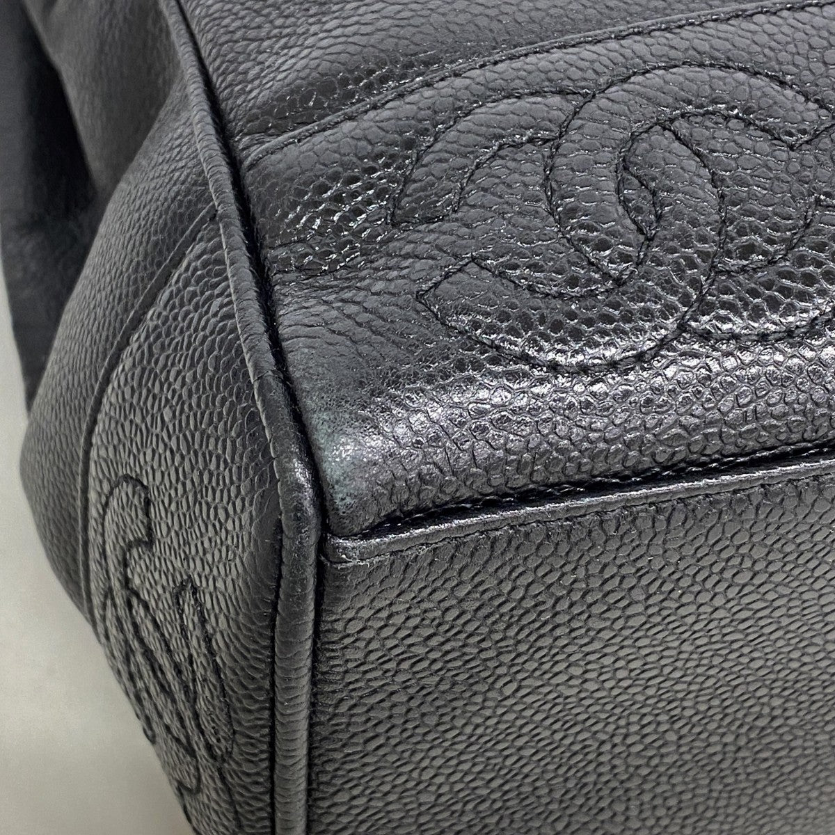 【6gd4735-k】シャネル ショルダーバッグ トリプルココ キャビアスキン ブラック ゴールド金具【中古】レディース