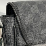 【6gd4742-k】ルイヴィトン ショルダーバッグ ダミエ・グラフィット ダニエルMM N58029 ブラック【中古】メンズ