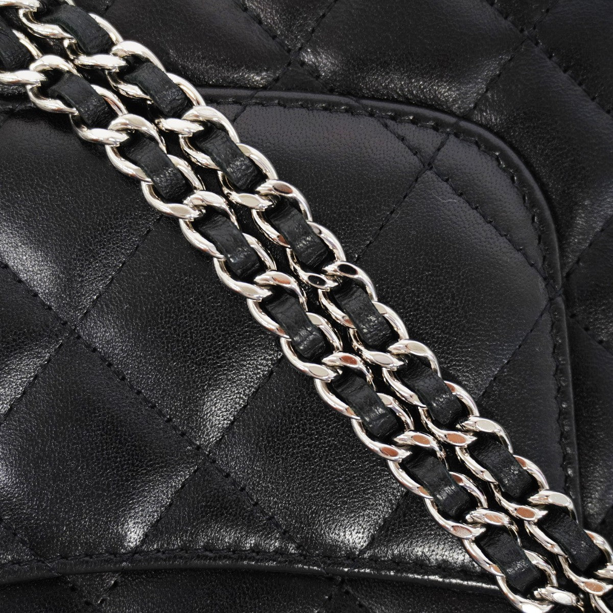 【6gd4747-k】シャネル ショルダーウォレット マトラッセ チェーンショルダー ラムスキン ブラック シルバー金具【中古】レディース