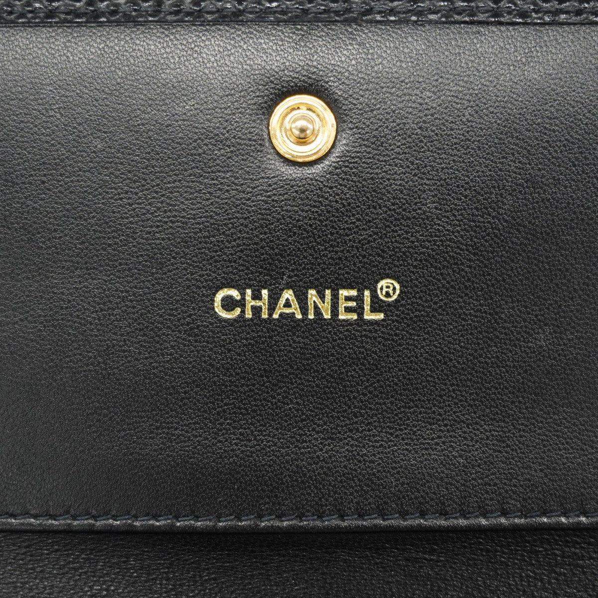 【6gd4748-k】シャネル 三つ折り財布 キャビアスキン ブラック ゴールド金具【中古】レディース