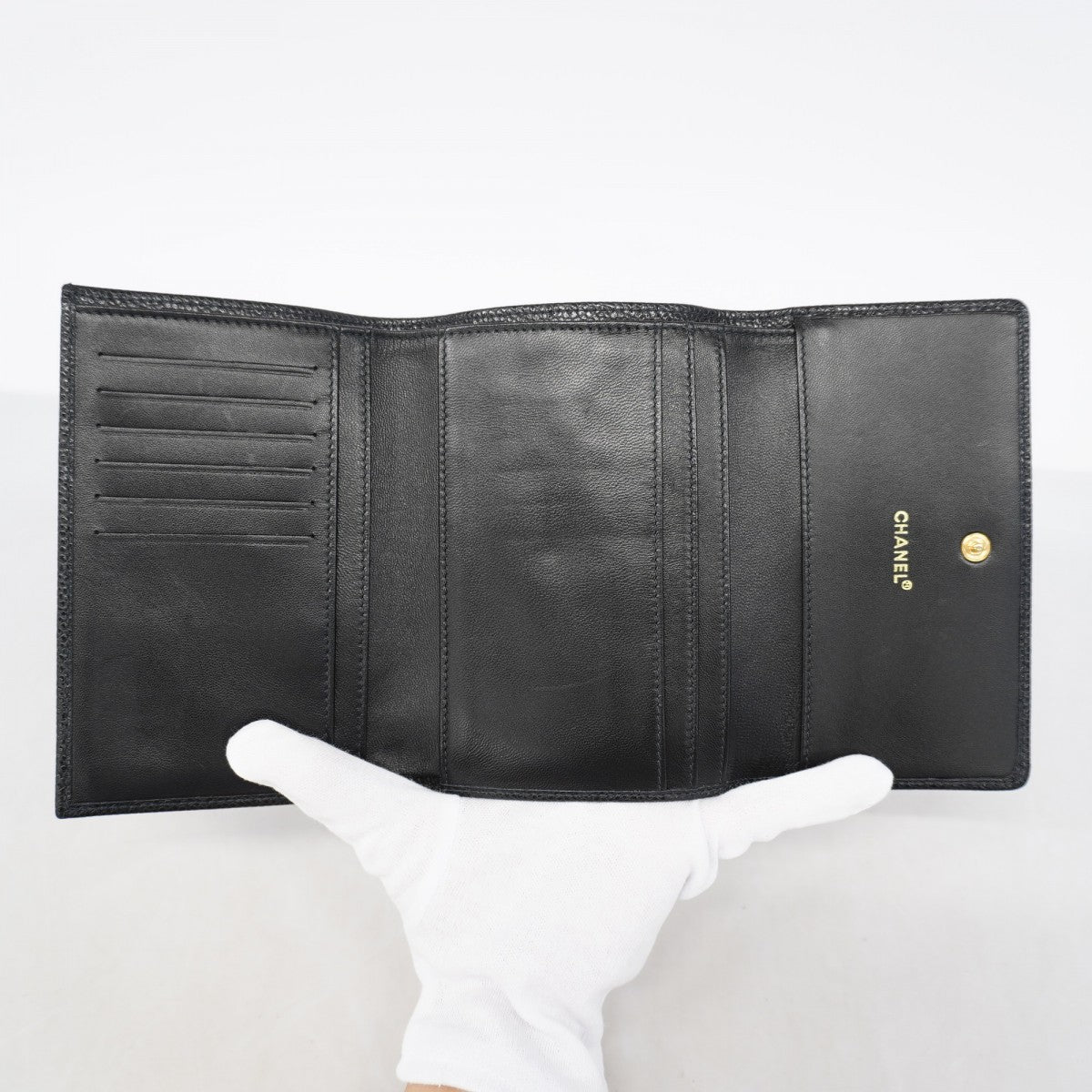 【6gd4748-k】シャネル 三つ折り財布 キャビアスキン ブラック ゴールド金具【中古】レディース