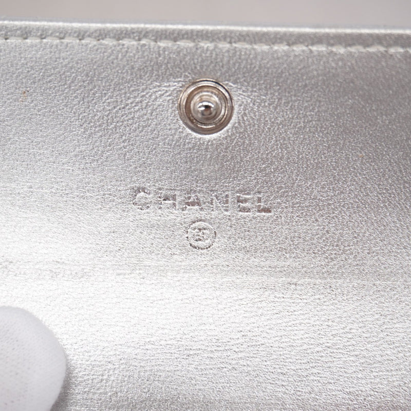 【6gd4751-k】シャネル カードケース マトラッセ ラムスキン シルバー シルバー金具【中古】レディース
