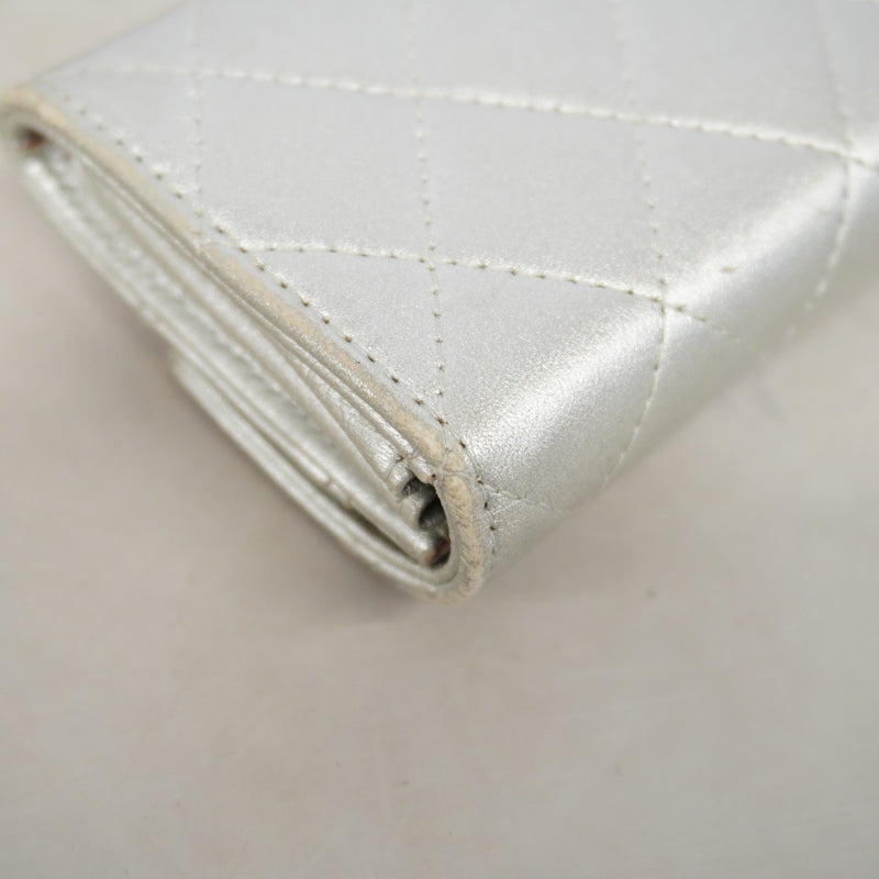 【6gd4751-k】シャネル カードケース マトラッセ ラムスキン シルバー シルバー金具【中古】レディース