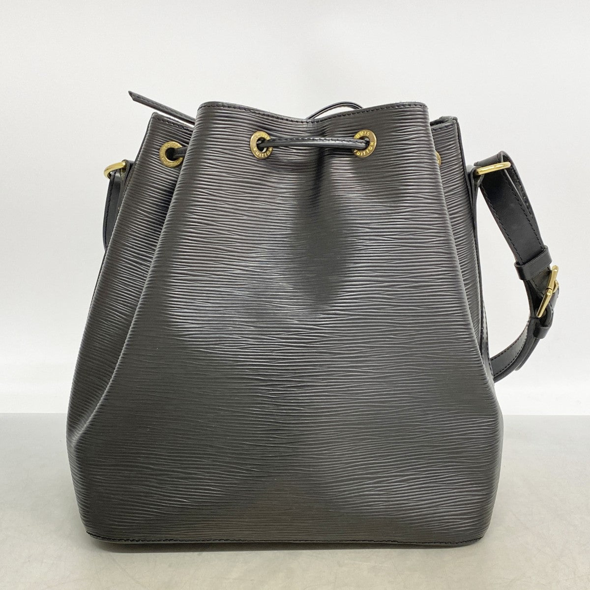 【6gd4756-k】ルイヴィトン ショルダーバッグ エピ プチノエ M59012 ノワール【中古】レディース
