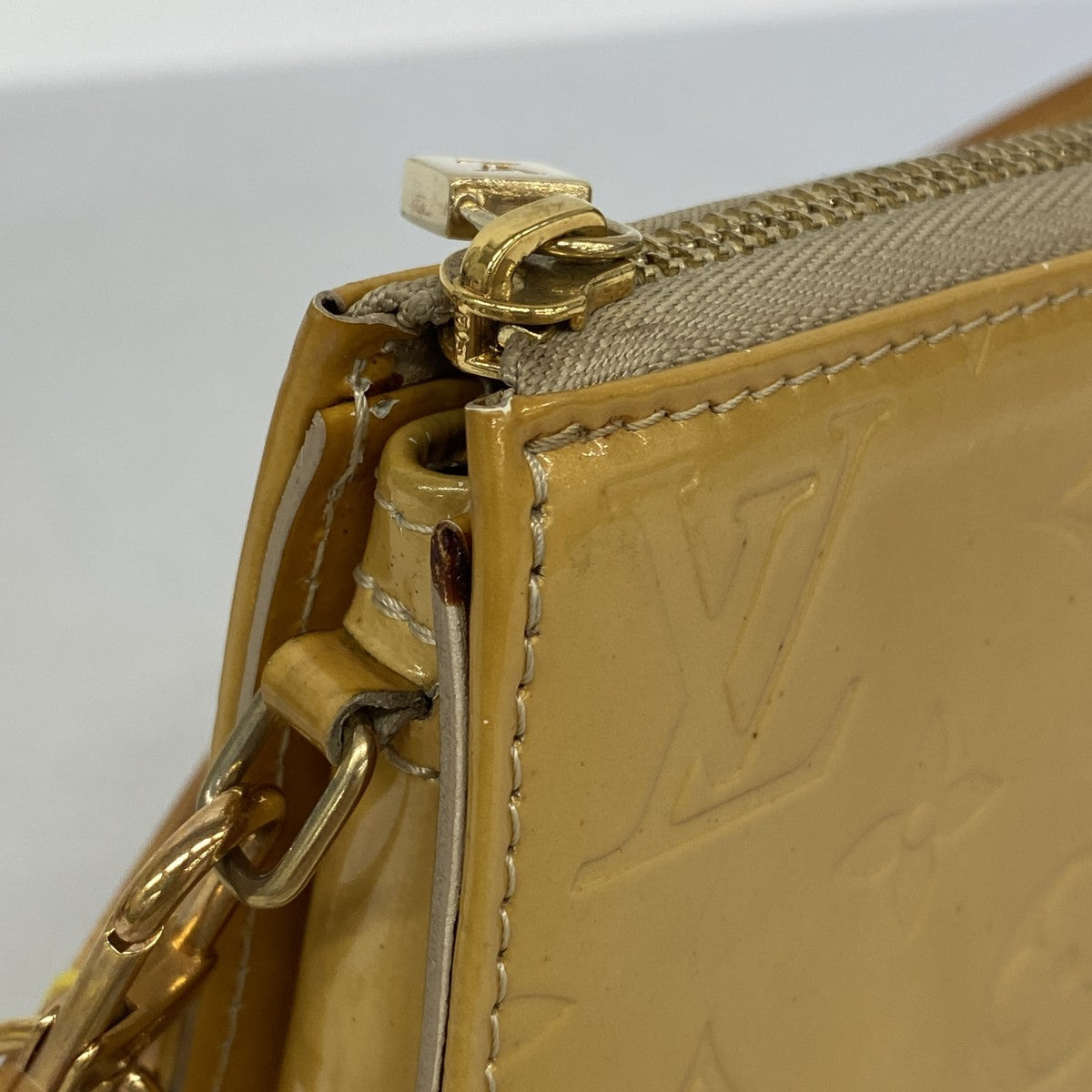 【6gd4865】ルイヴィトン ポーチ ヴェルニ レキシントン M91010 ベージュ【中古】レディース