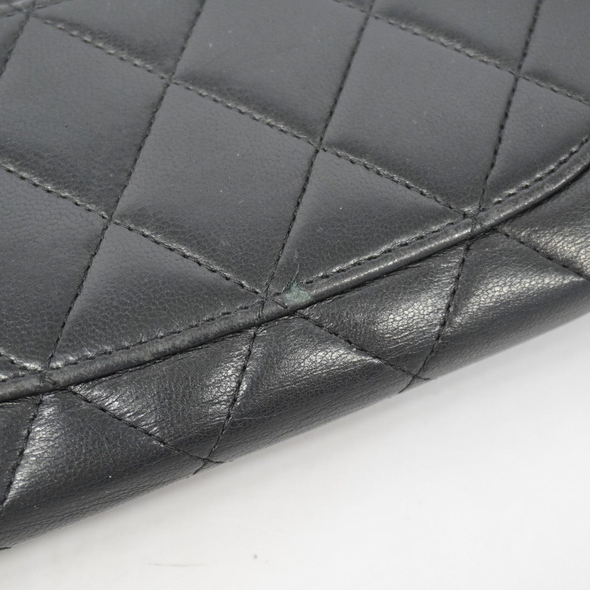 【6gd4898-k】シャネル 三つ折り長財布 マトラッセ ラムスキン ブラック シルバー金具【中古】レディース