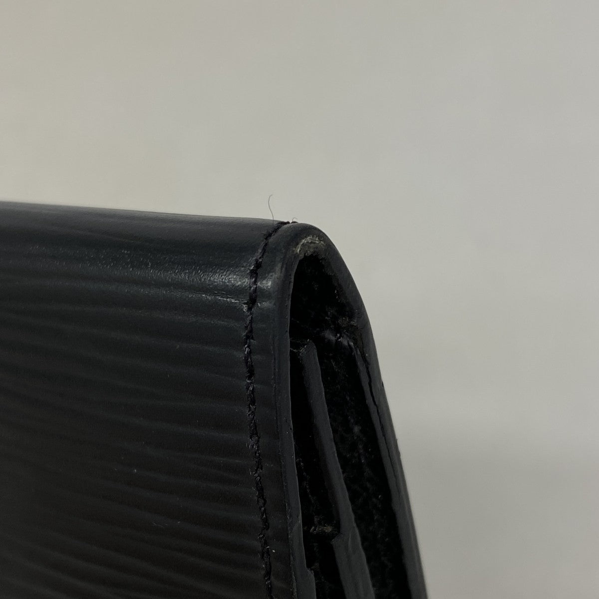 【6gd4910】ルイヴィトン カードケース エピ アンヴェロップカルトドゥヴィジット M62292 ノワール【中古】メンズ