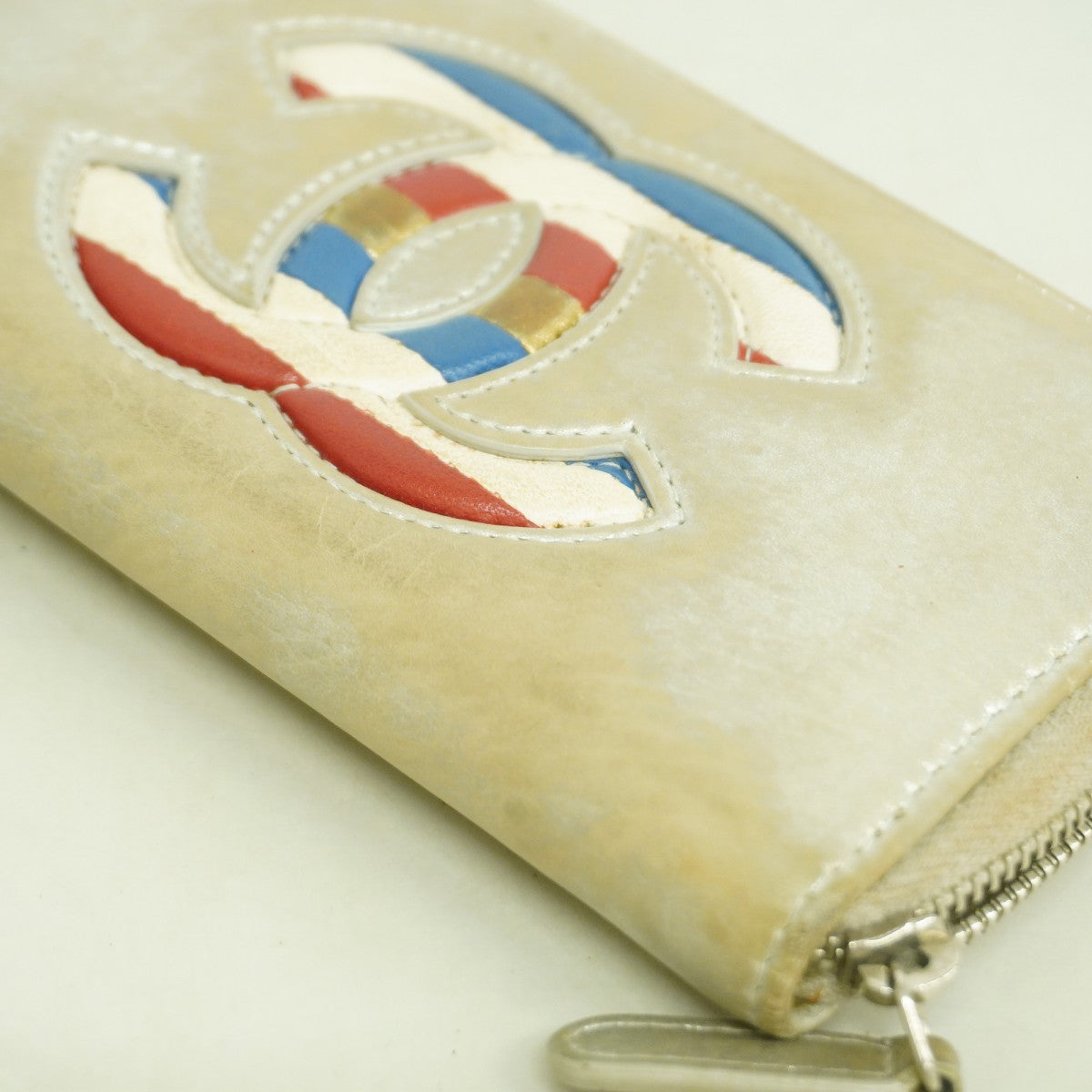 【6gd4932-k】シャネル 財布 レザー シルバー シルバー金具【中古】レディース