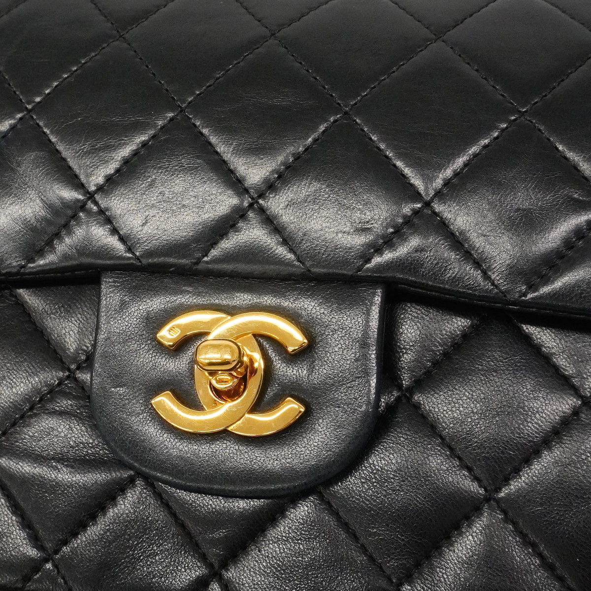 【6gd4934】シャネル ショルダーバッグ マトラッセ Wフラップ Wチェーン ラムスキン ブラック ゴールド金具【中古】レディース