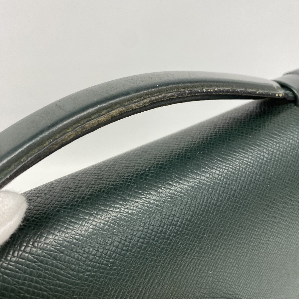 【6gd4951】ルイヴィトン ブリーフケース タイガ セルヴィエットクラド M30074 エピセア【中古】レディース