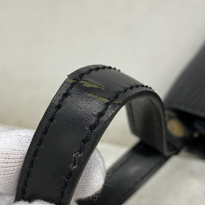 【6gd5050】ルイヴィトン クラッチバッグ エピ ポシェットセリエドラゴンヌ M52612 ノワール【中古】メンズ